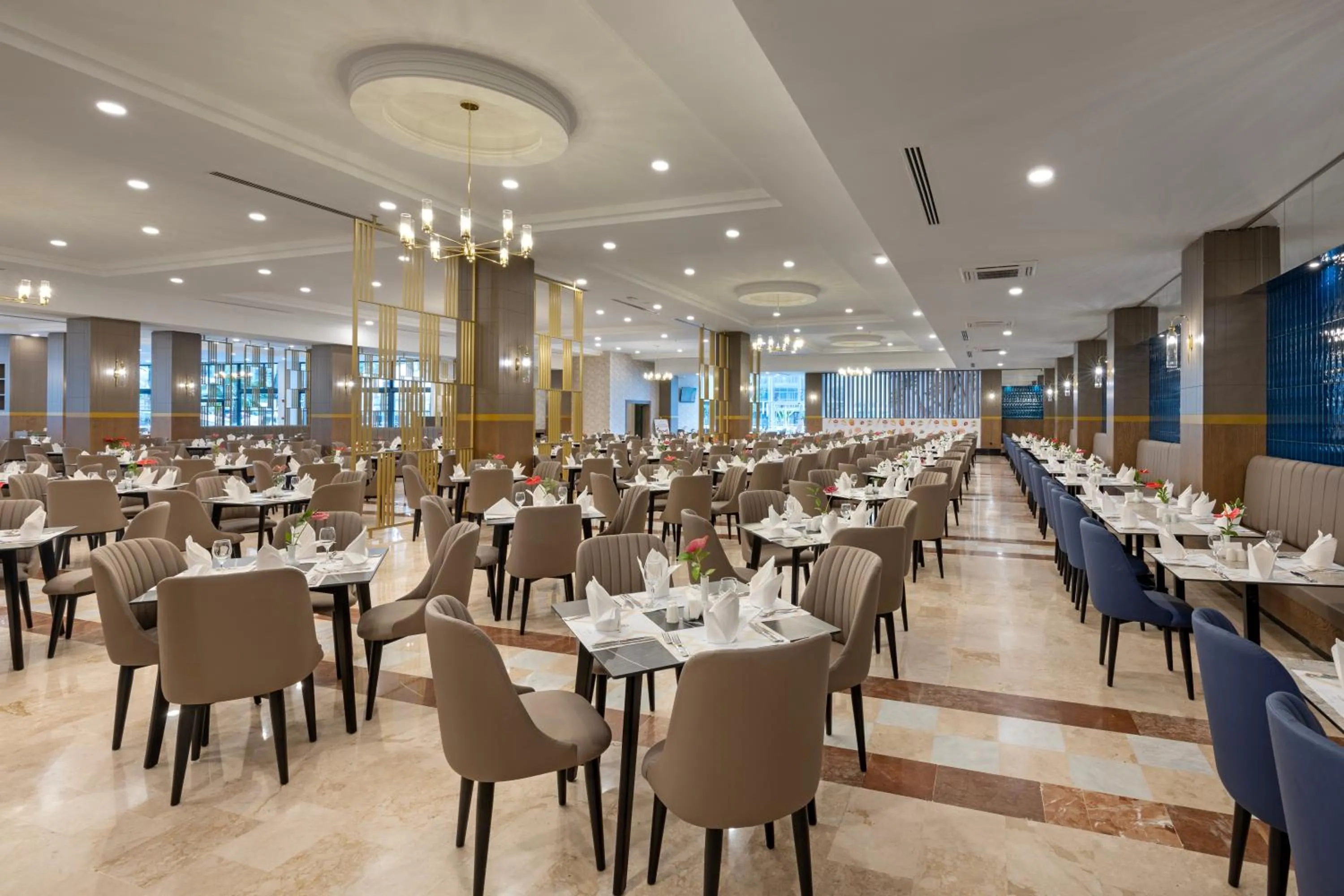 Restaurant/places to eat in Dobedan World Palace Hotel ''Ex Brand Alva Donna World Palace ''