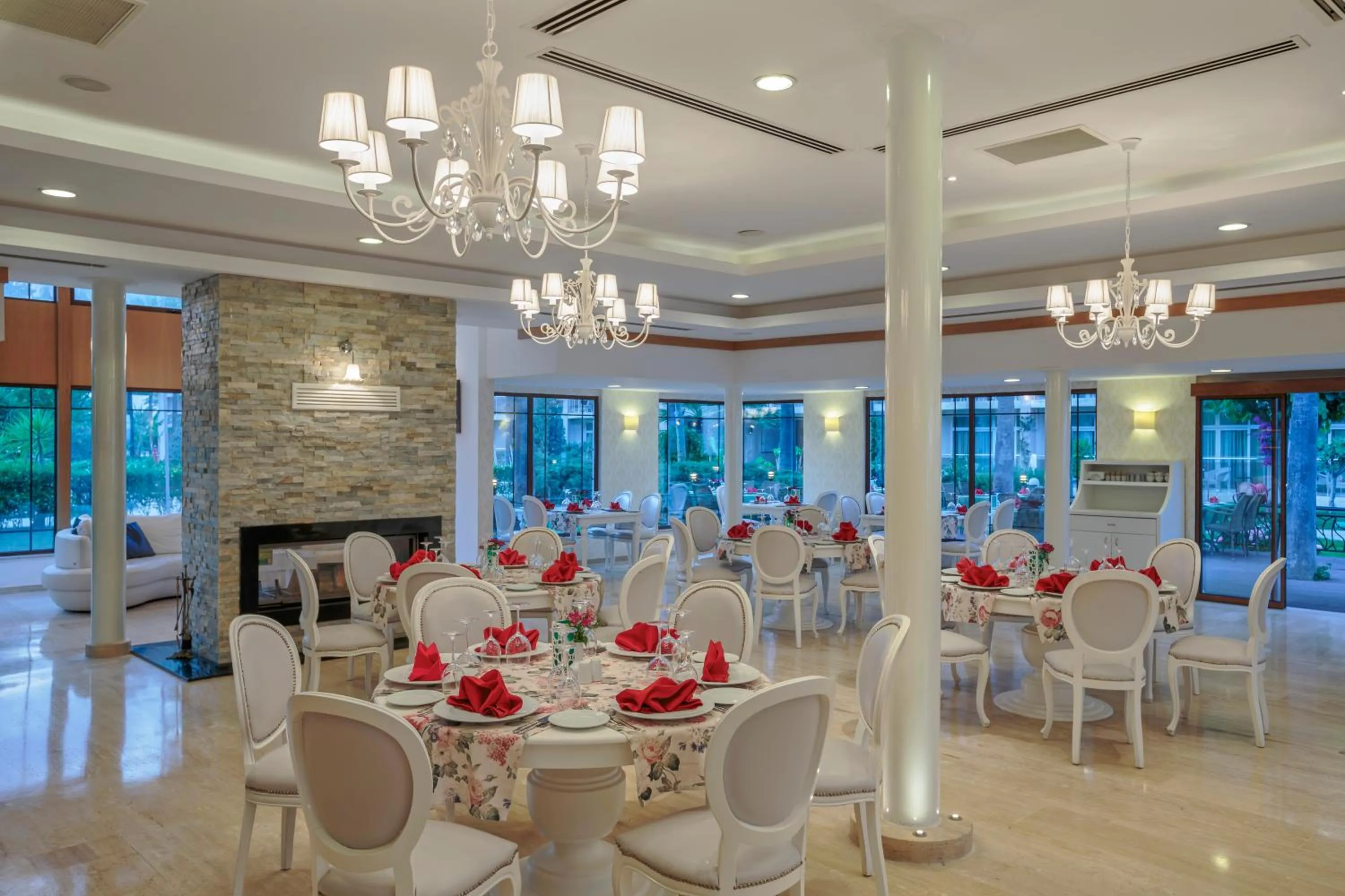 Restaurant/places to eat in Dobedan World Palace Hotel ''Ex Brand Alva Donna World Palace ''