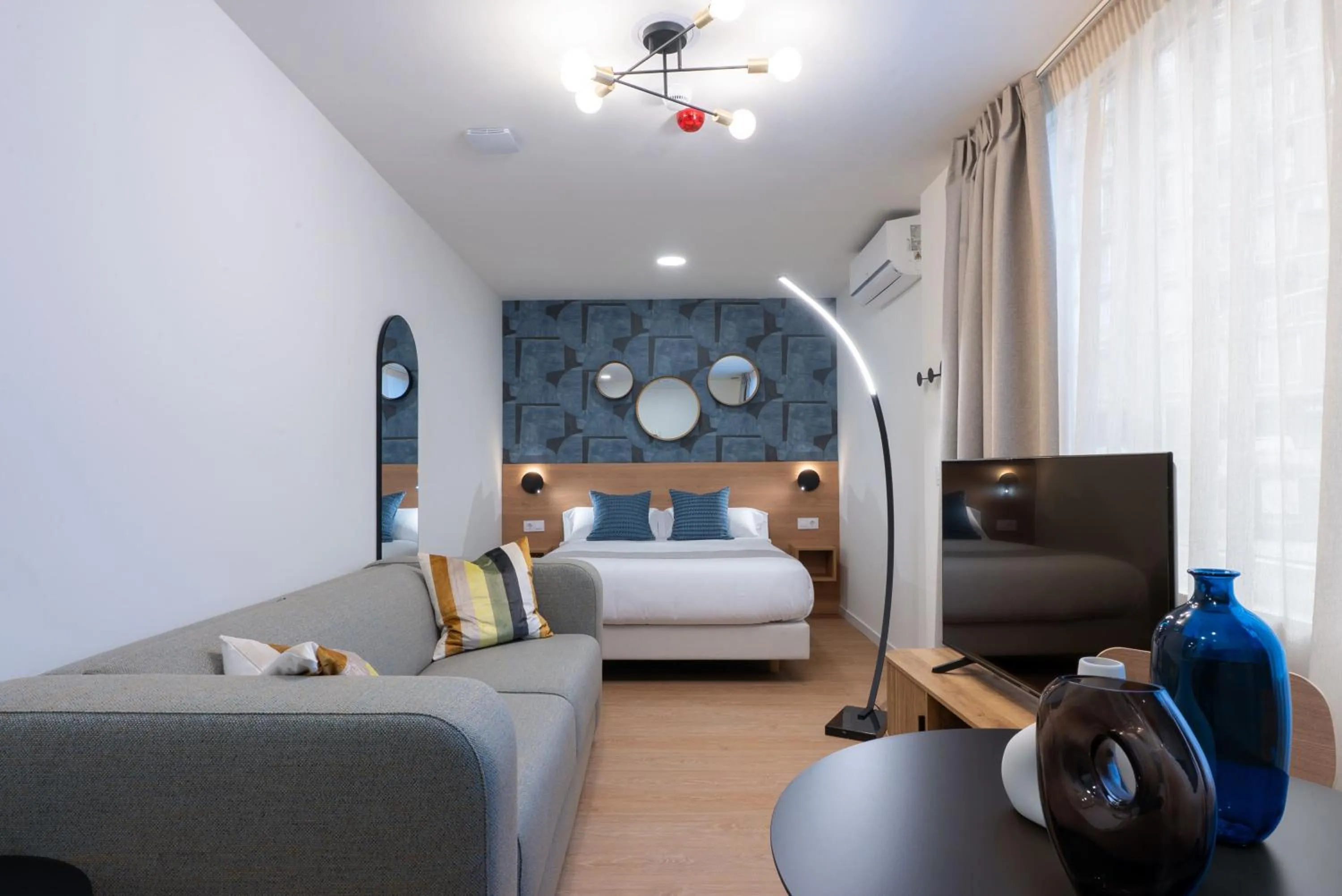 Bed in Smartr Valencia Turia