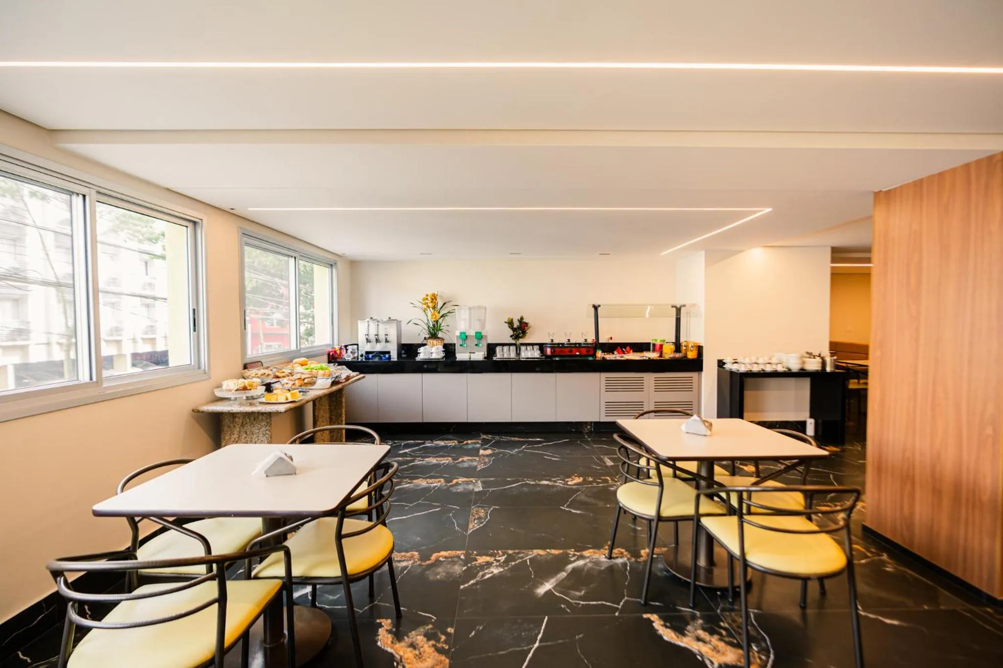 Breakfast in Hotel Oly Plaza