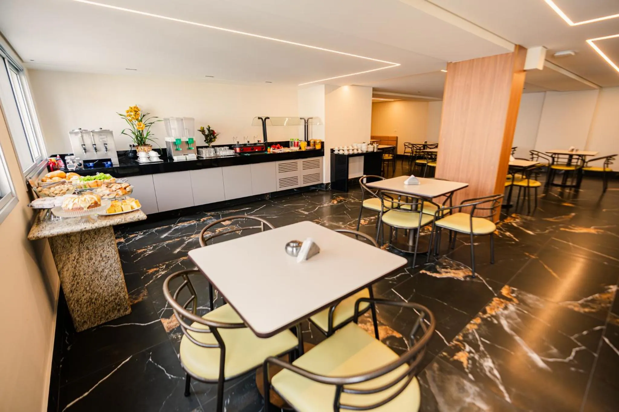 Breakfast in Hotel Oly Plaza