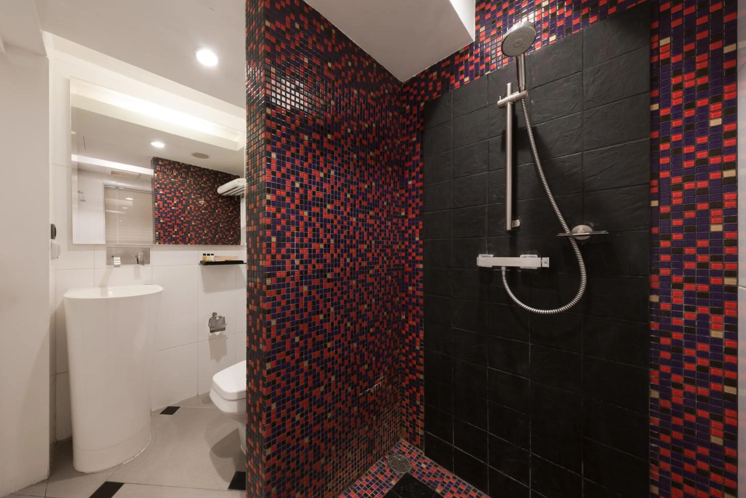 Bathroom in Skye Hotel Bangkok