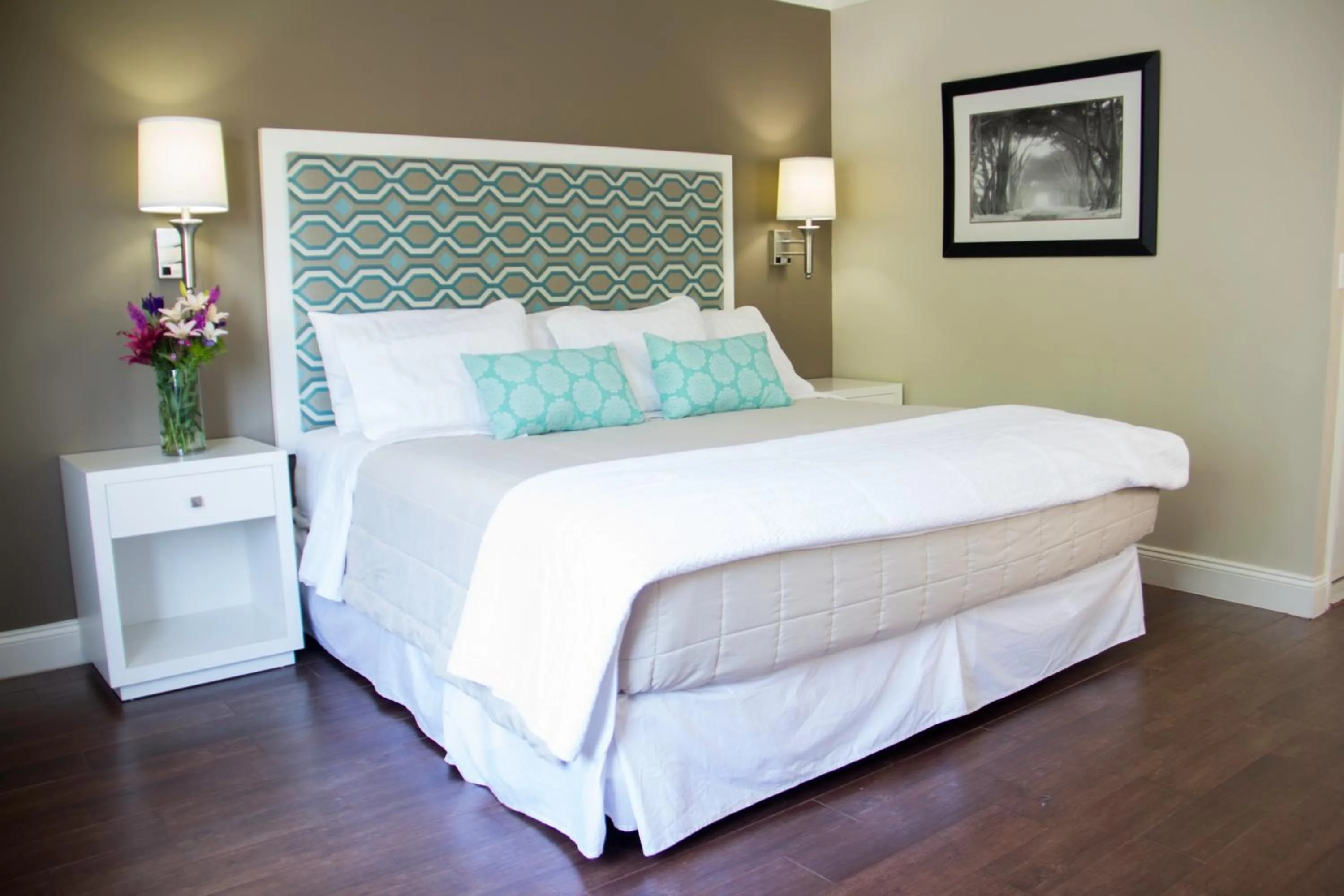 Photo of the whole room in Bayview Resort