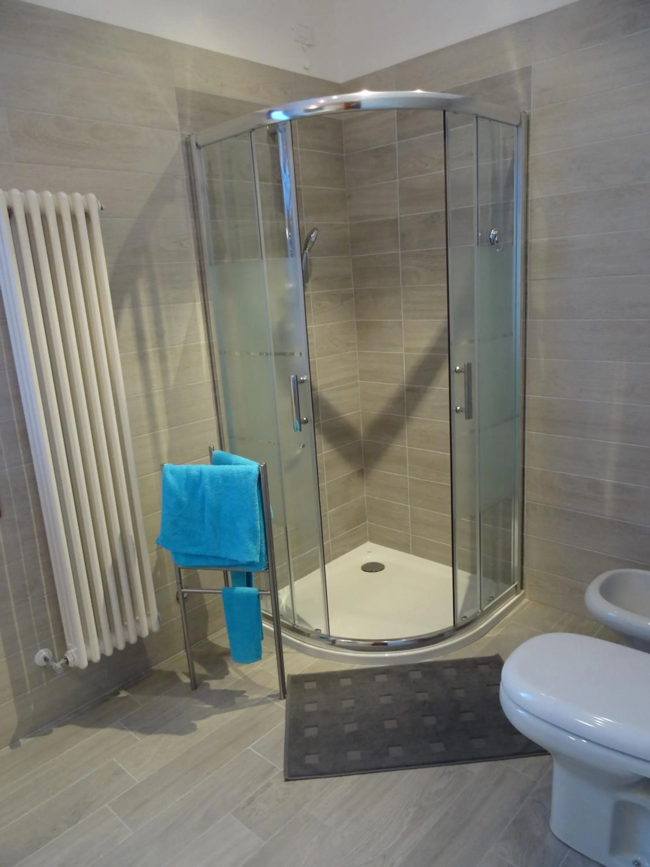 Shower in B&B Giardino di Ro