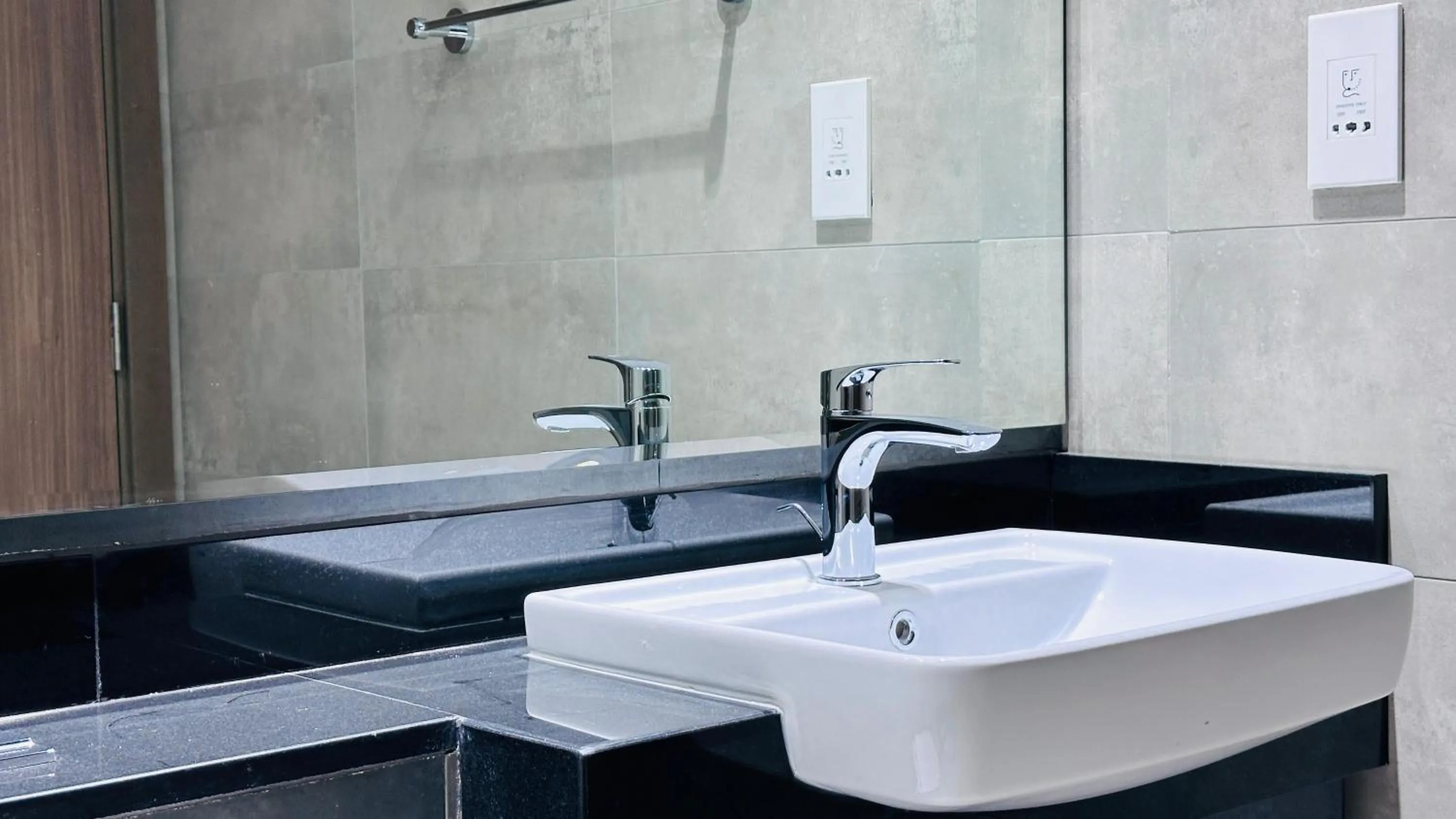 Bathroom in Sunday Sheikh Zayed Road Concord Tower by Belvilla