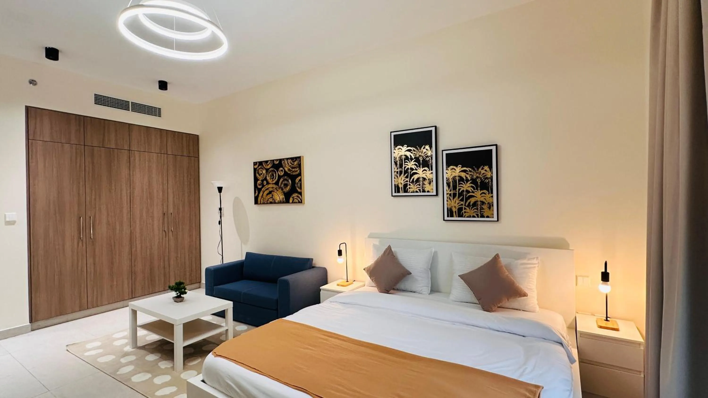 Photo of the whole room, Bed in Sunday Sheikh Zayed Road Concord Tower by Belvilla