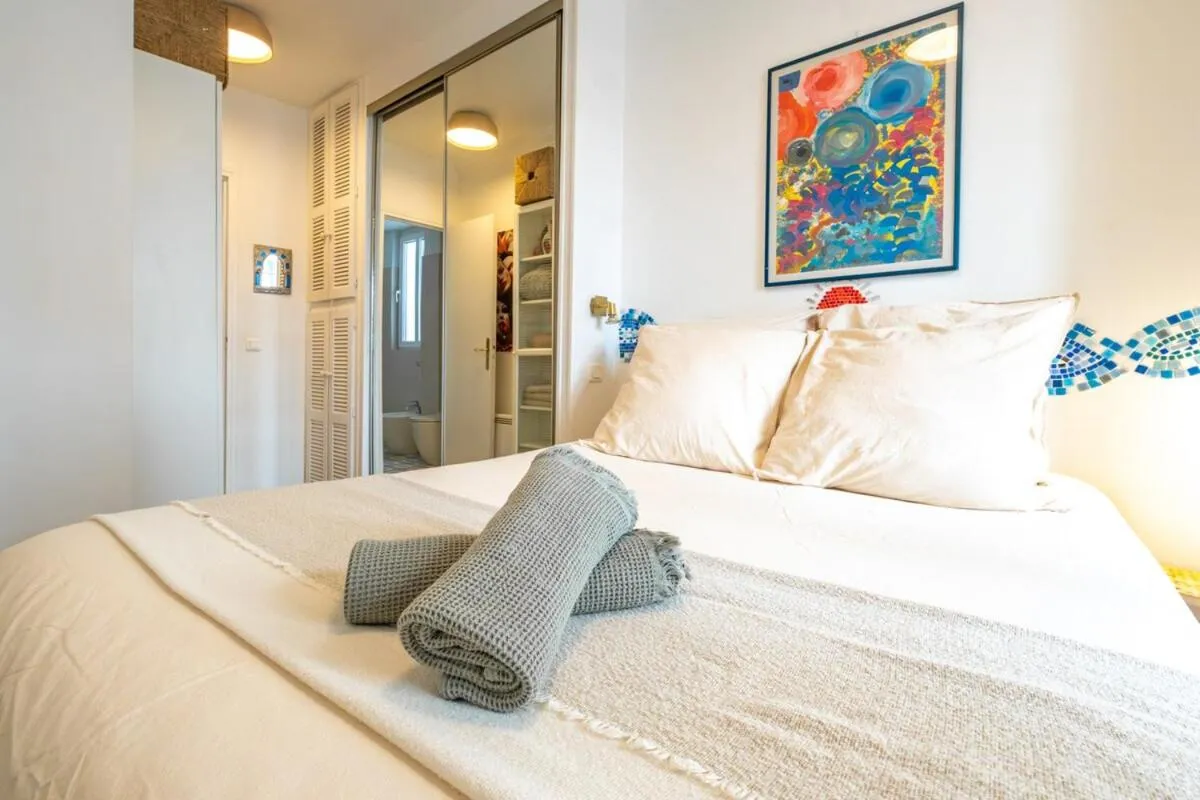 Bed in Appartement Haussmannien Étoile