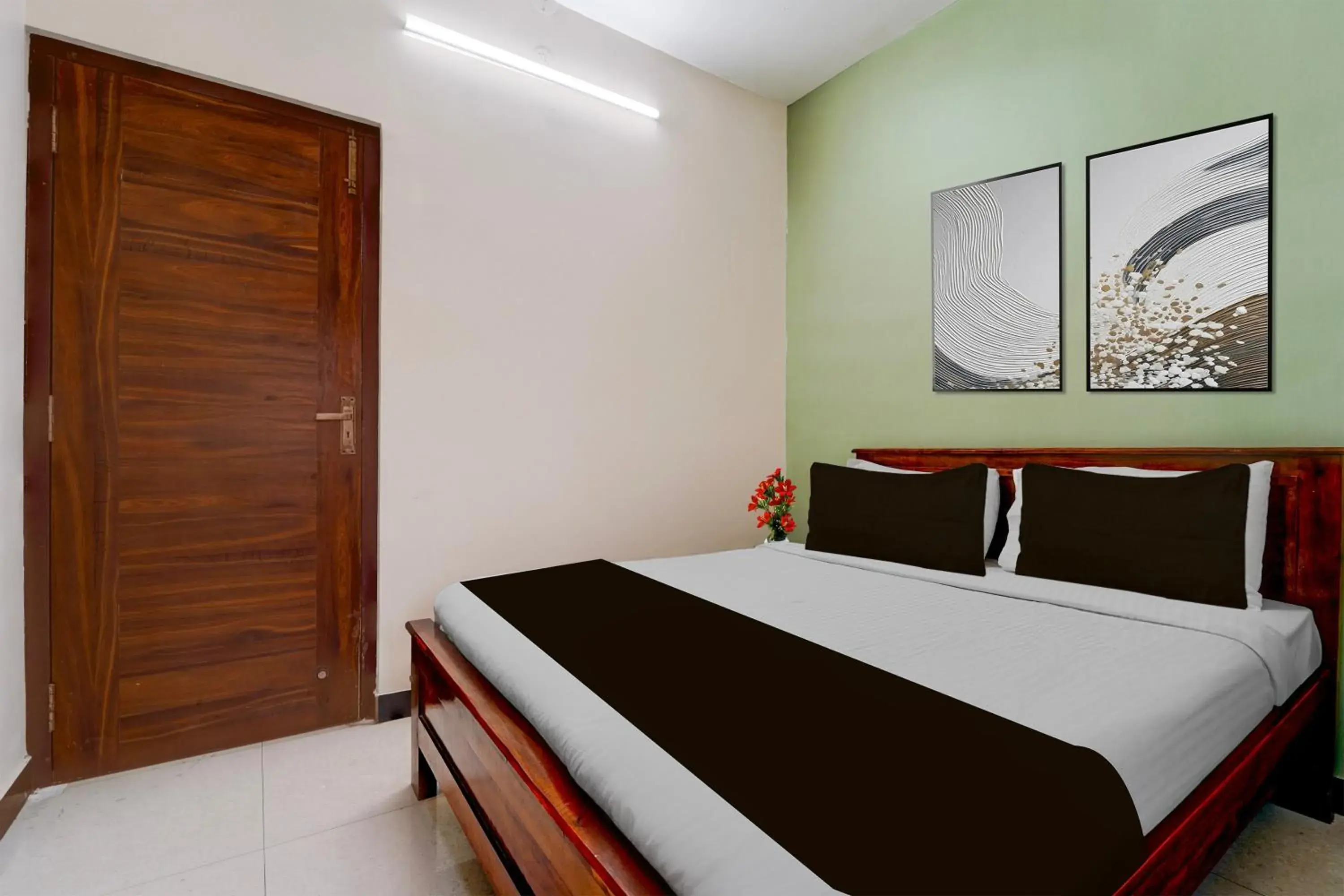Standard Double Room - single occupancy in Super Hotel O Central Zone Vishwanathapuram Formerly Green Nest Standard Double Room - single occupancy in Super Hotel O Central Zone Vishwanathapuram Formerly Green Nest