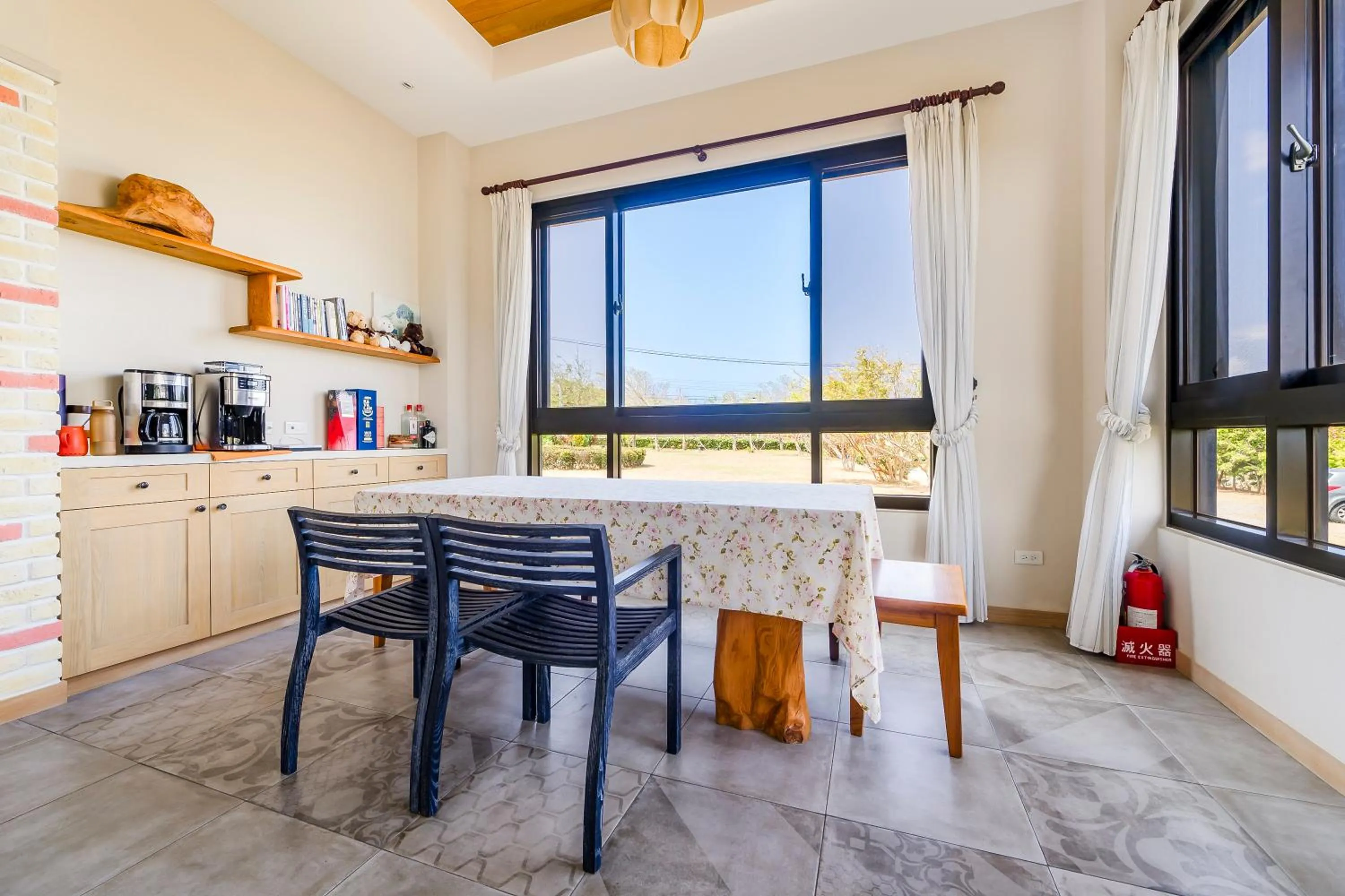 Dining area in Kavana Cottage