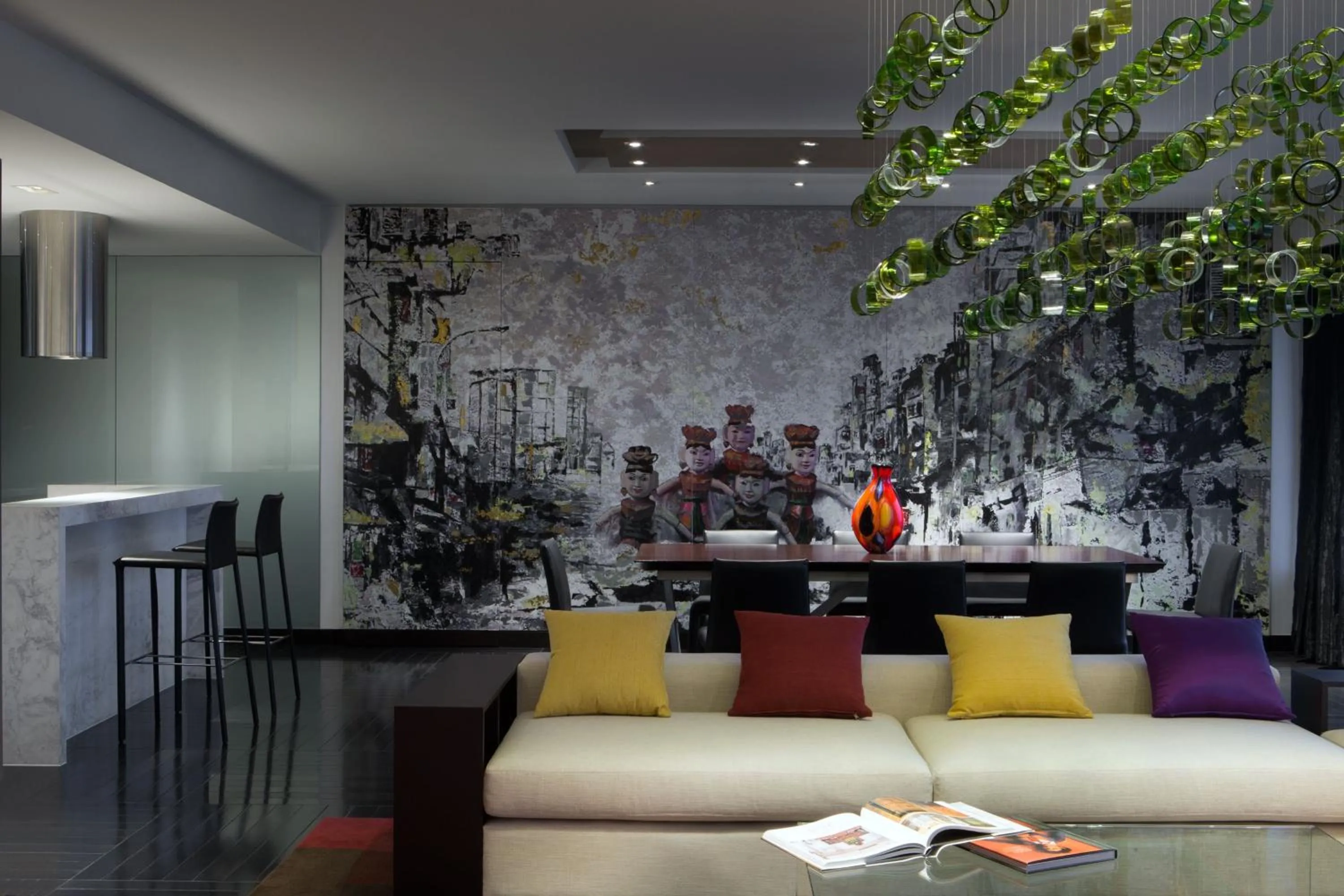 Photo of the whole room in Le Meridien Saigon