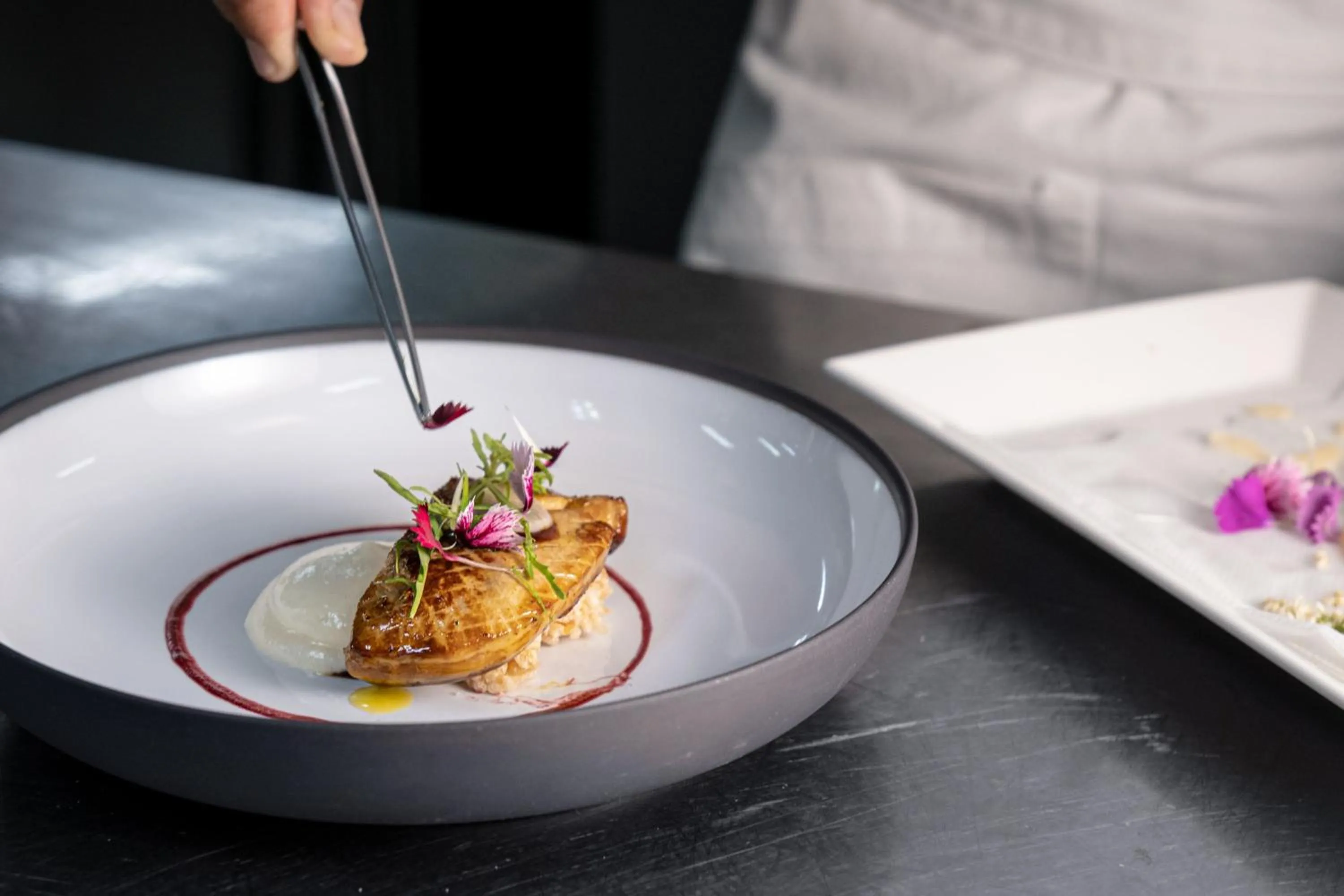 Restaurant/places to eat in Le Meridien Saigon