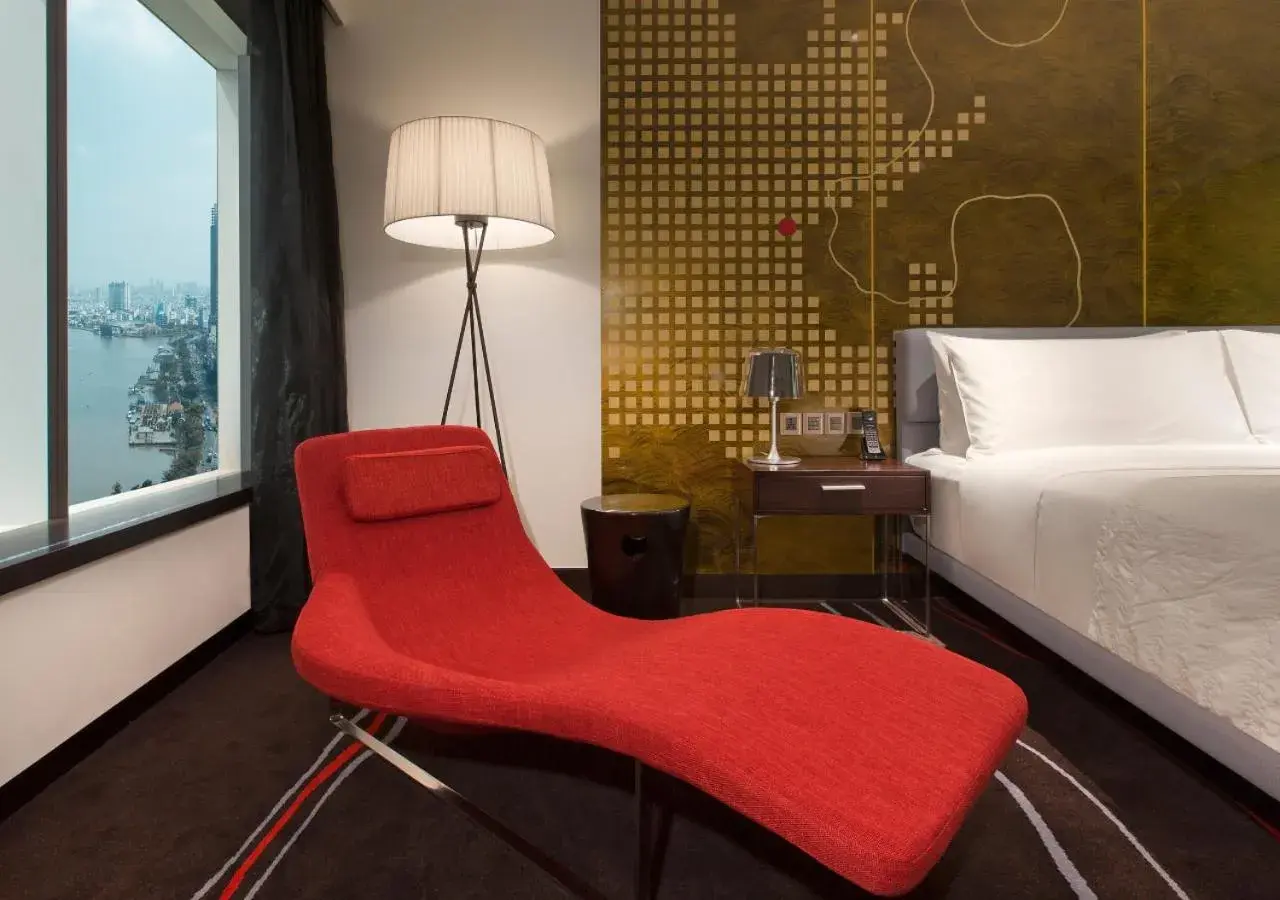 Guest room, 1 King, River view in Le Meridien Saigon Guest room, 1 King, River view in Le Meridien Saigon
