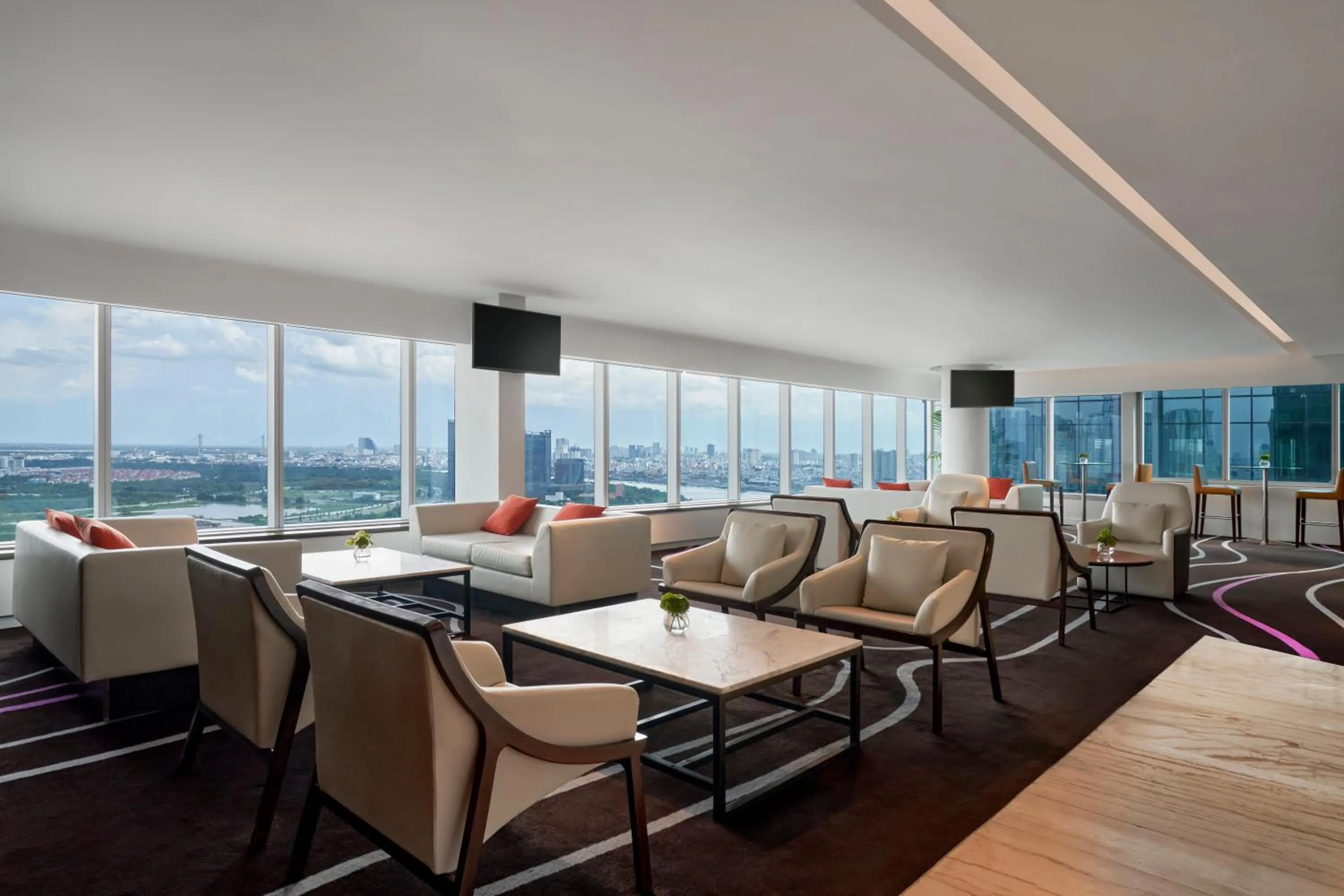 Lounge or bar in Le Meridien Saigon