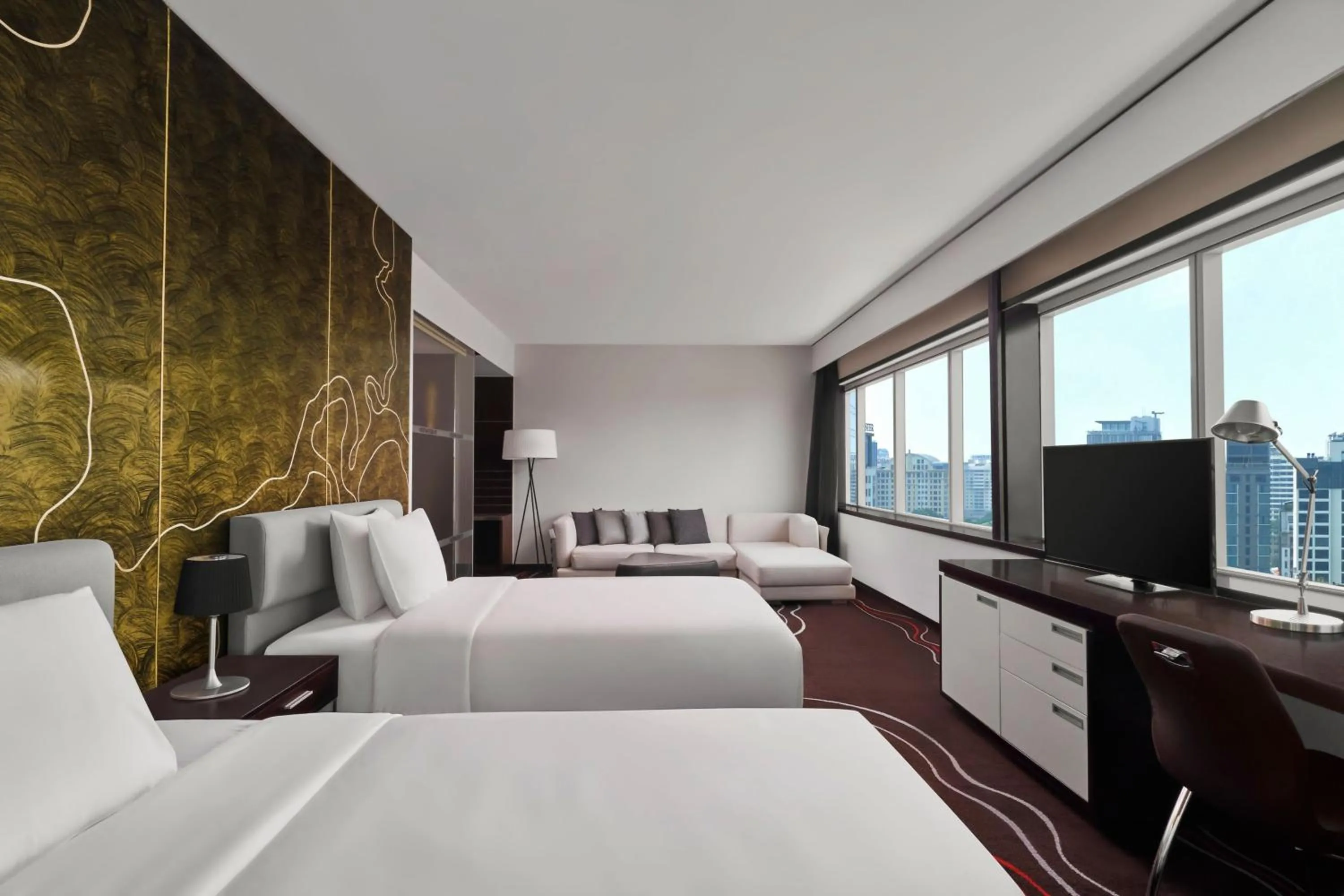 Photo of the whole room, Bed in Le Meridien Saigon