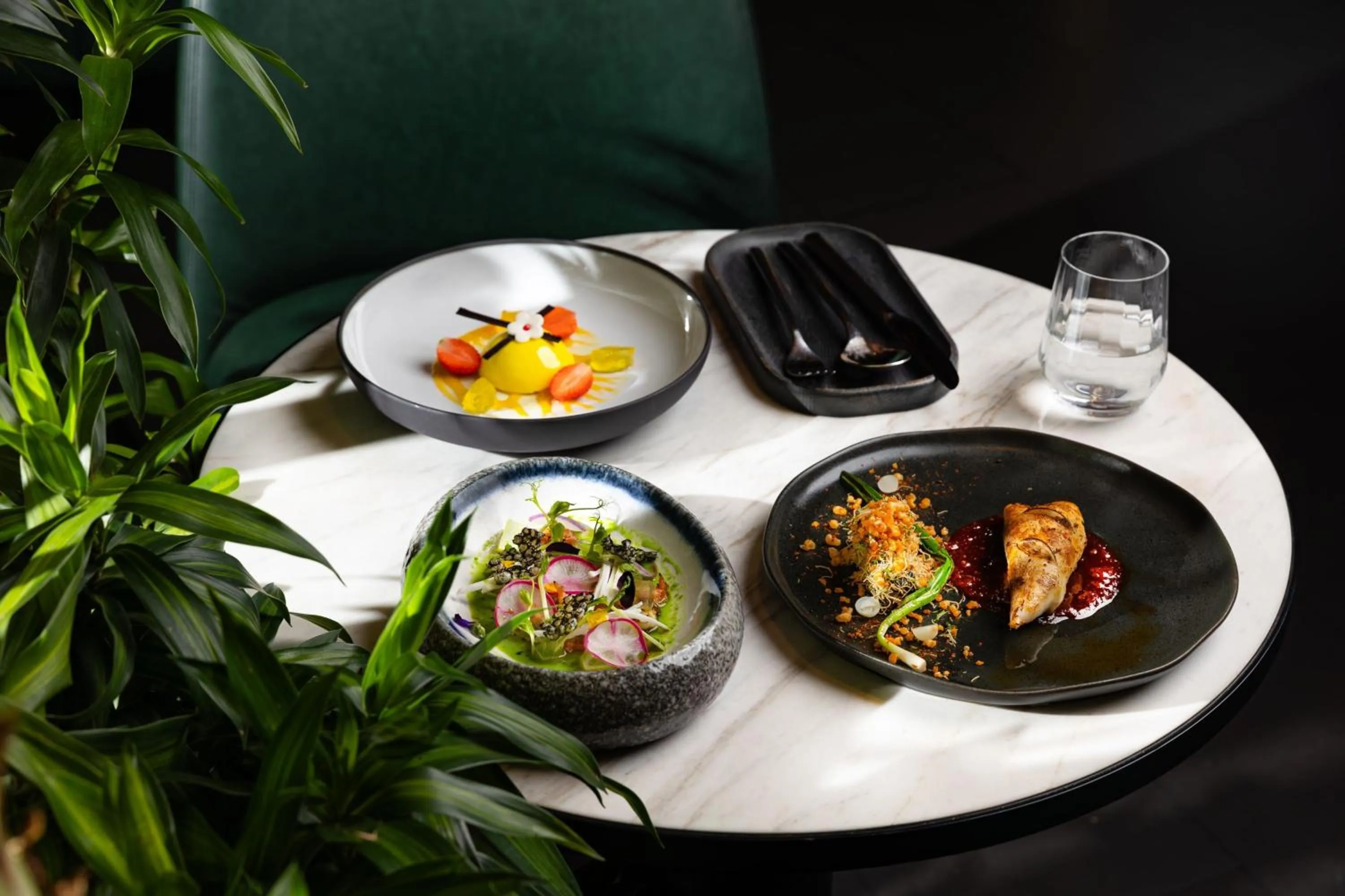 Restaurant/places to eat in Le Meridien Saigon