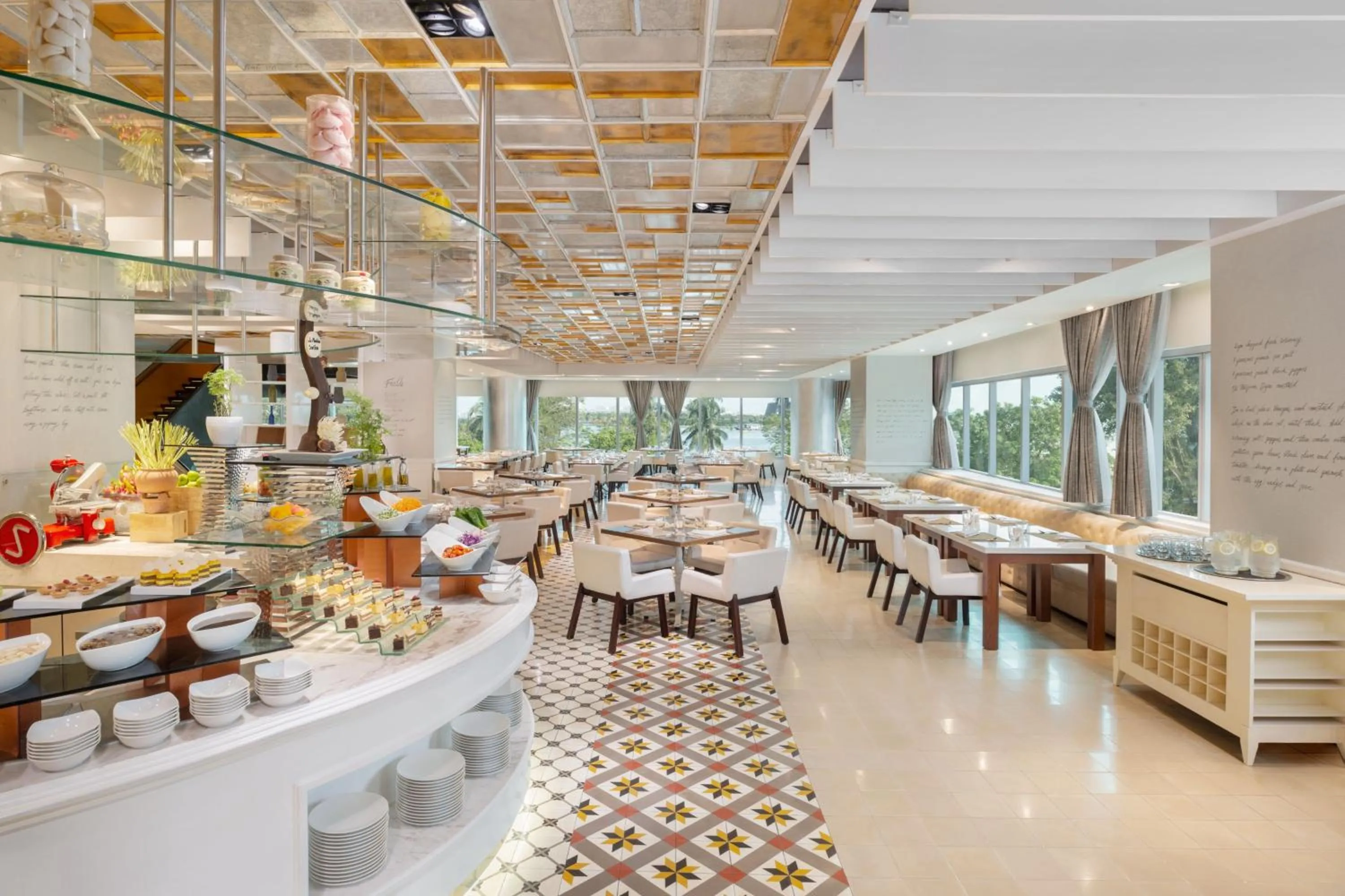 Restaurant/places to eat in Le Meridien Saigon