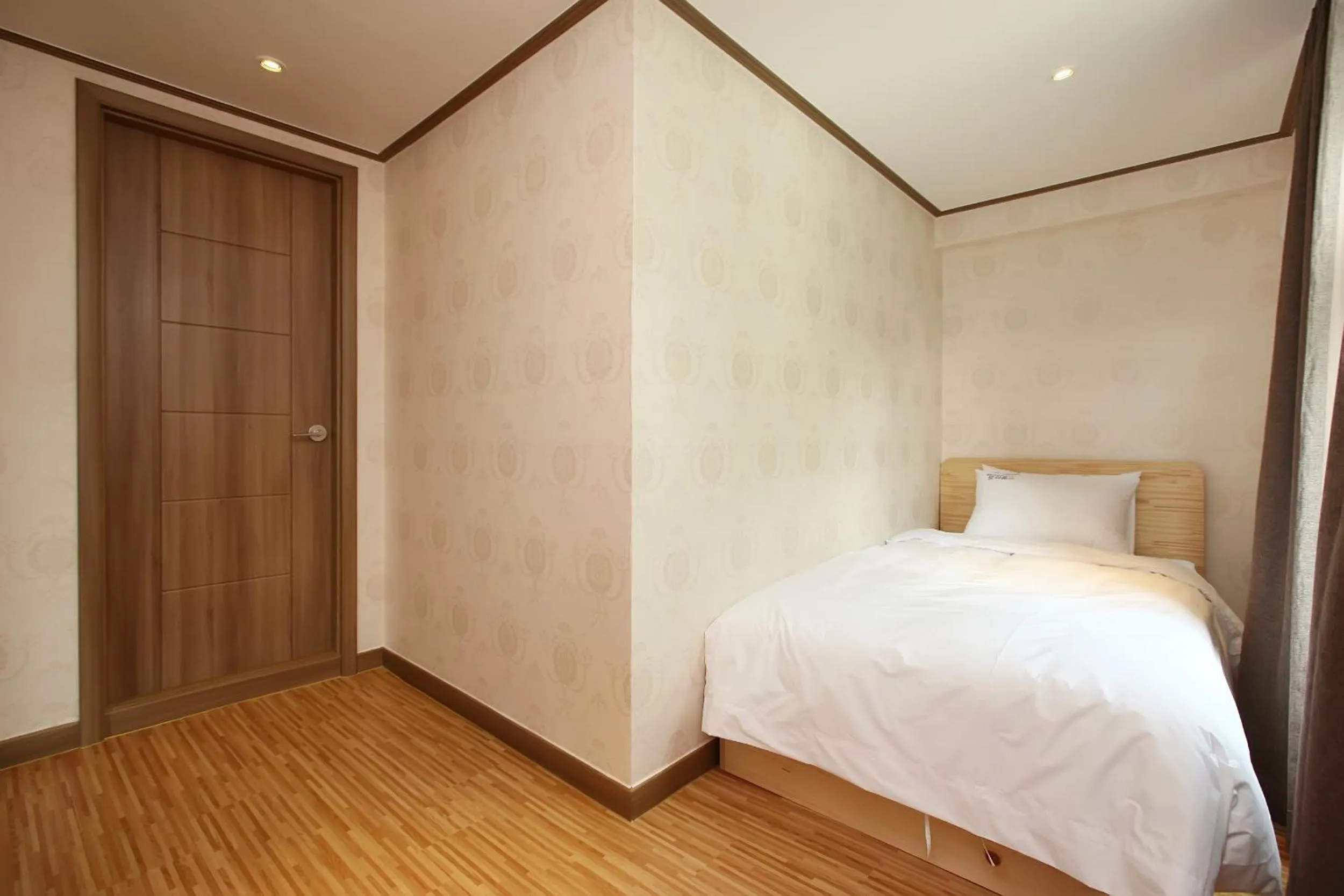 Bedroom, Bed in Traum Hotel & Condo