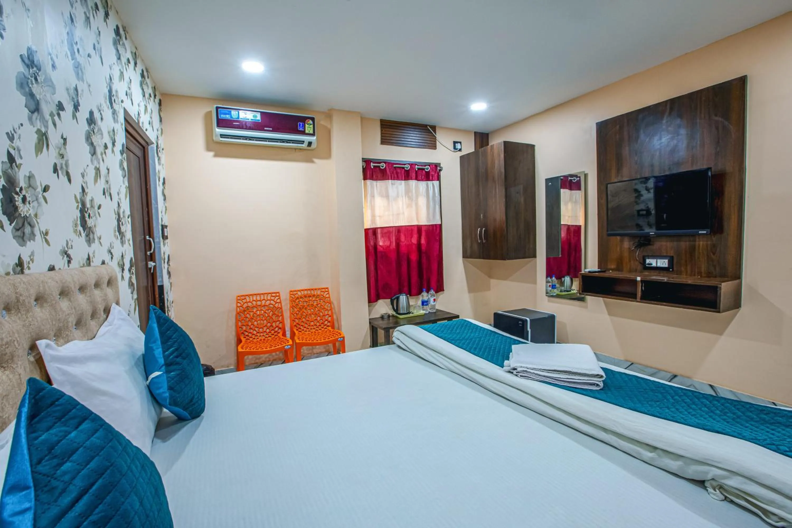 Photo of the whole room in Silver Star Residency