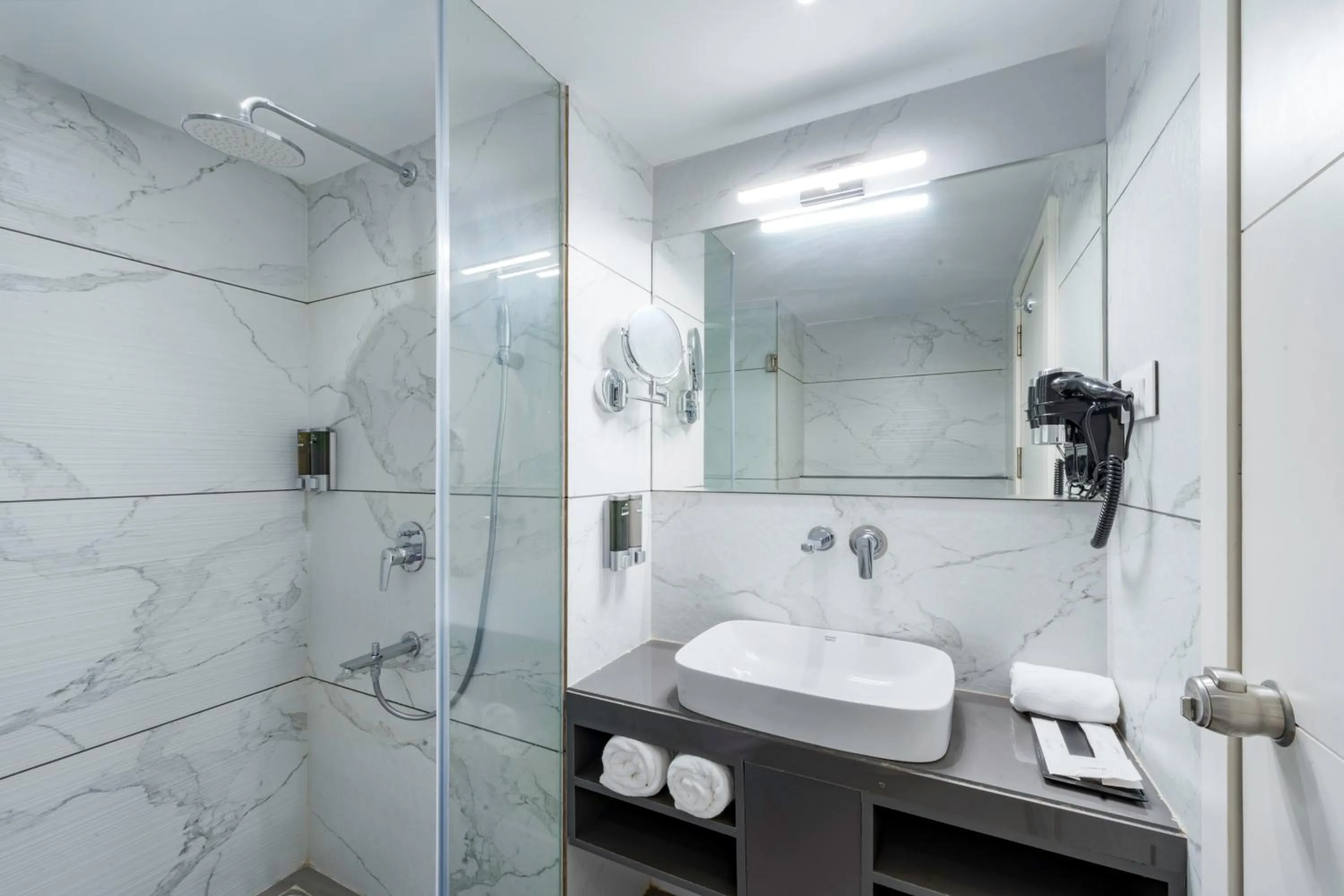 Bathroom in Clarks Inn Indore