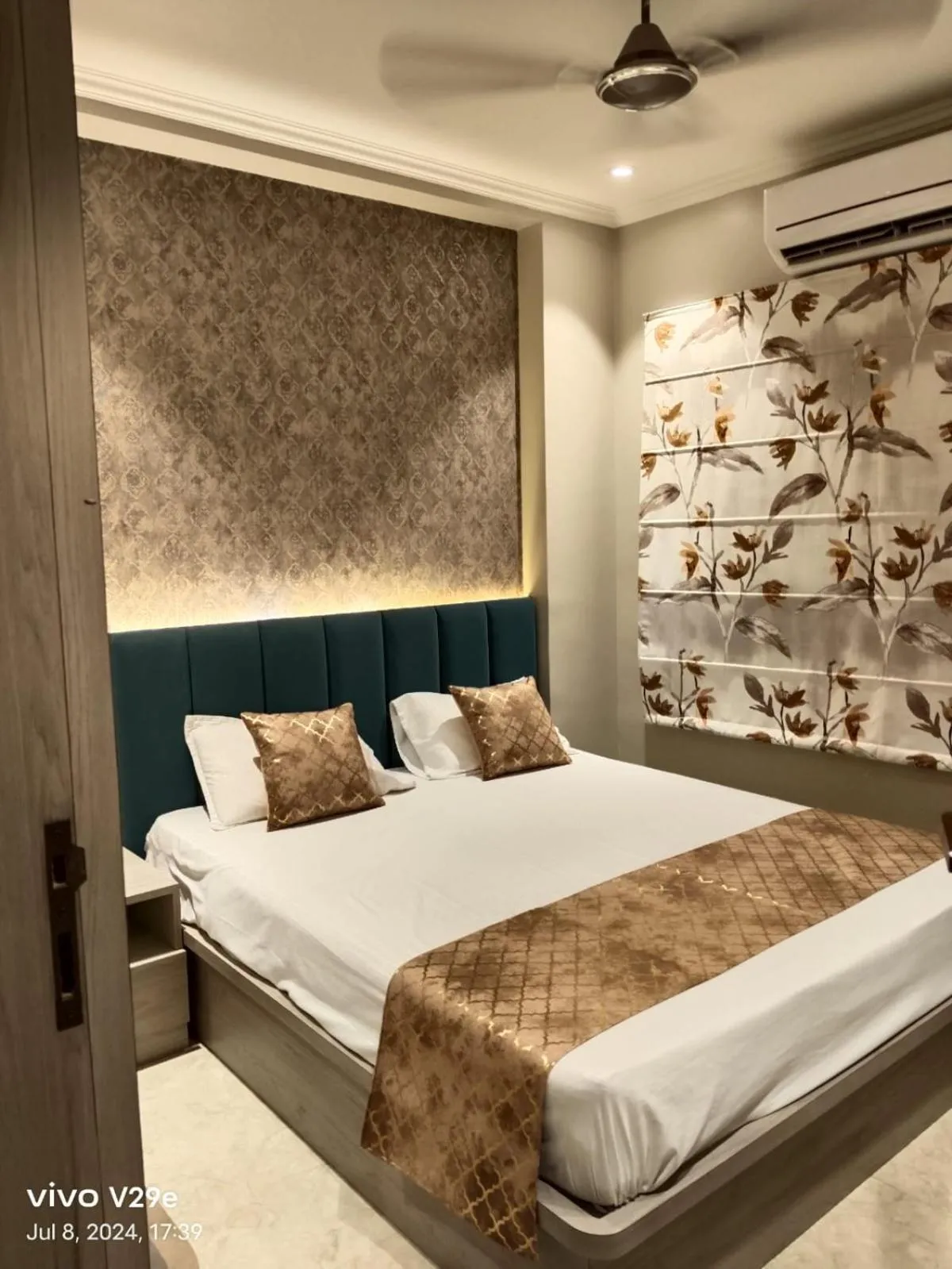 Bed in Hotel H inn