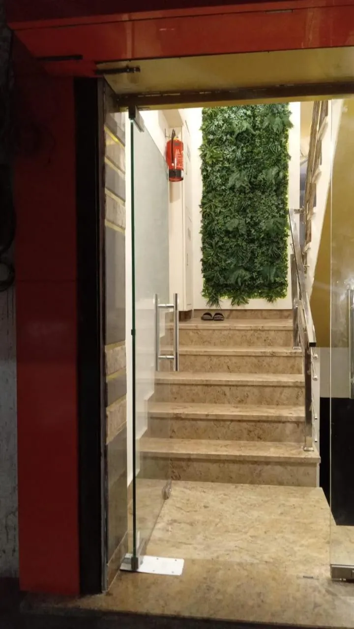 Hotel H inn