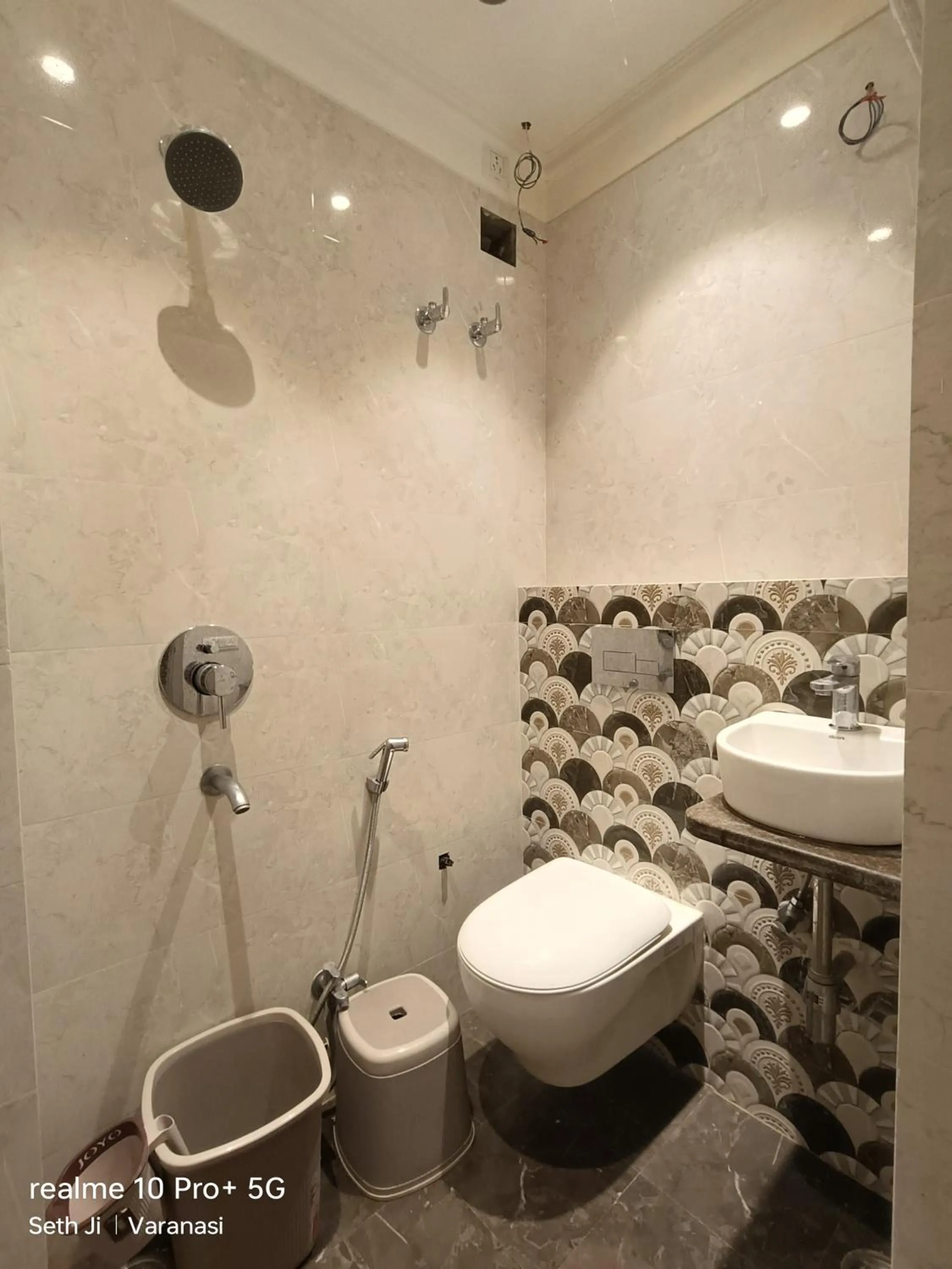 Shower in Hotel H inn