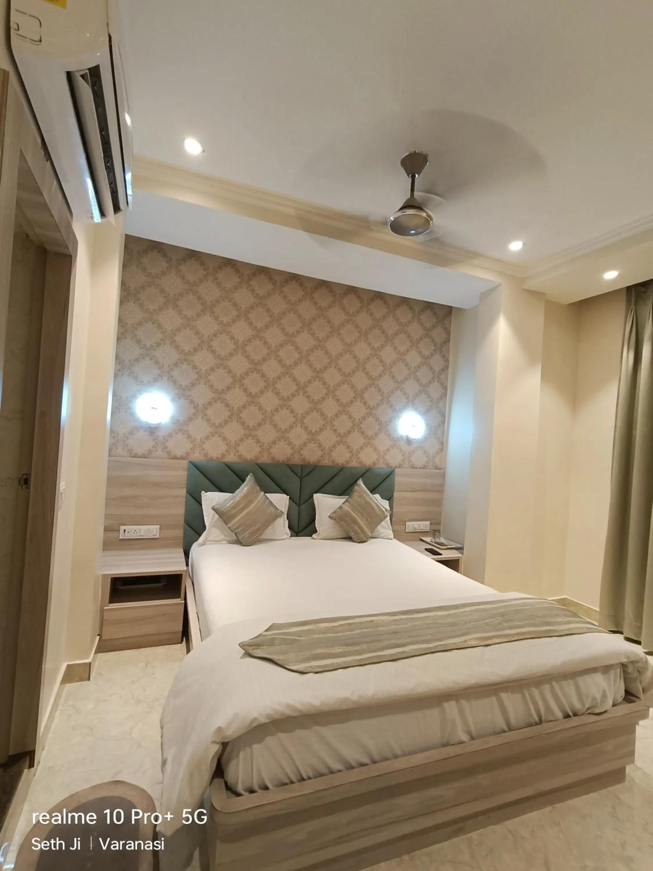 Bed in Hotel H inn