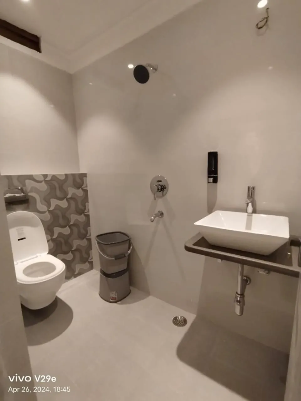 Shower in Hotel H inn