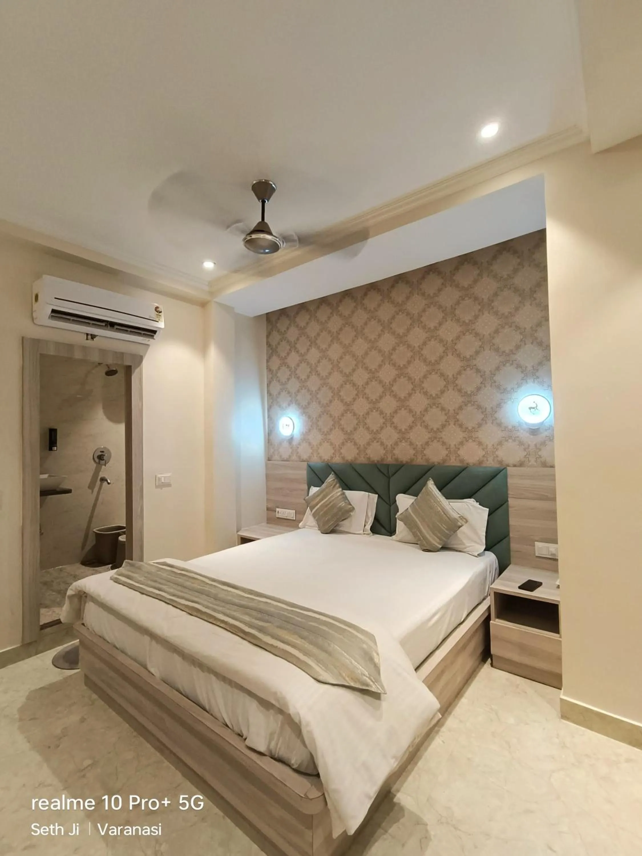 Bed in Hotel H inn