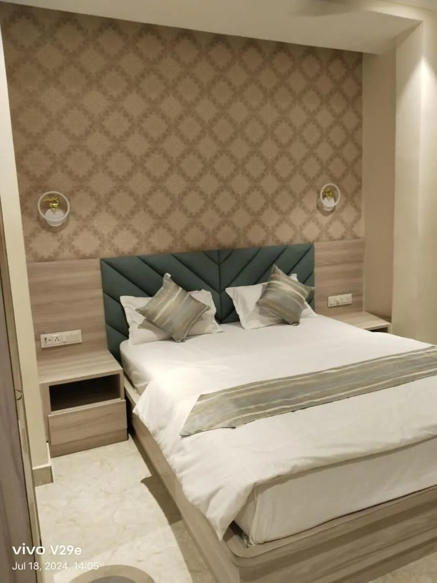 Bed in Hotel H inn
