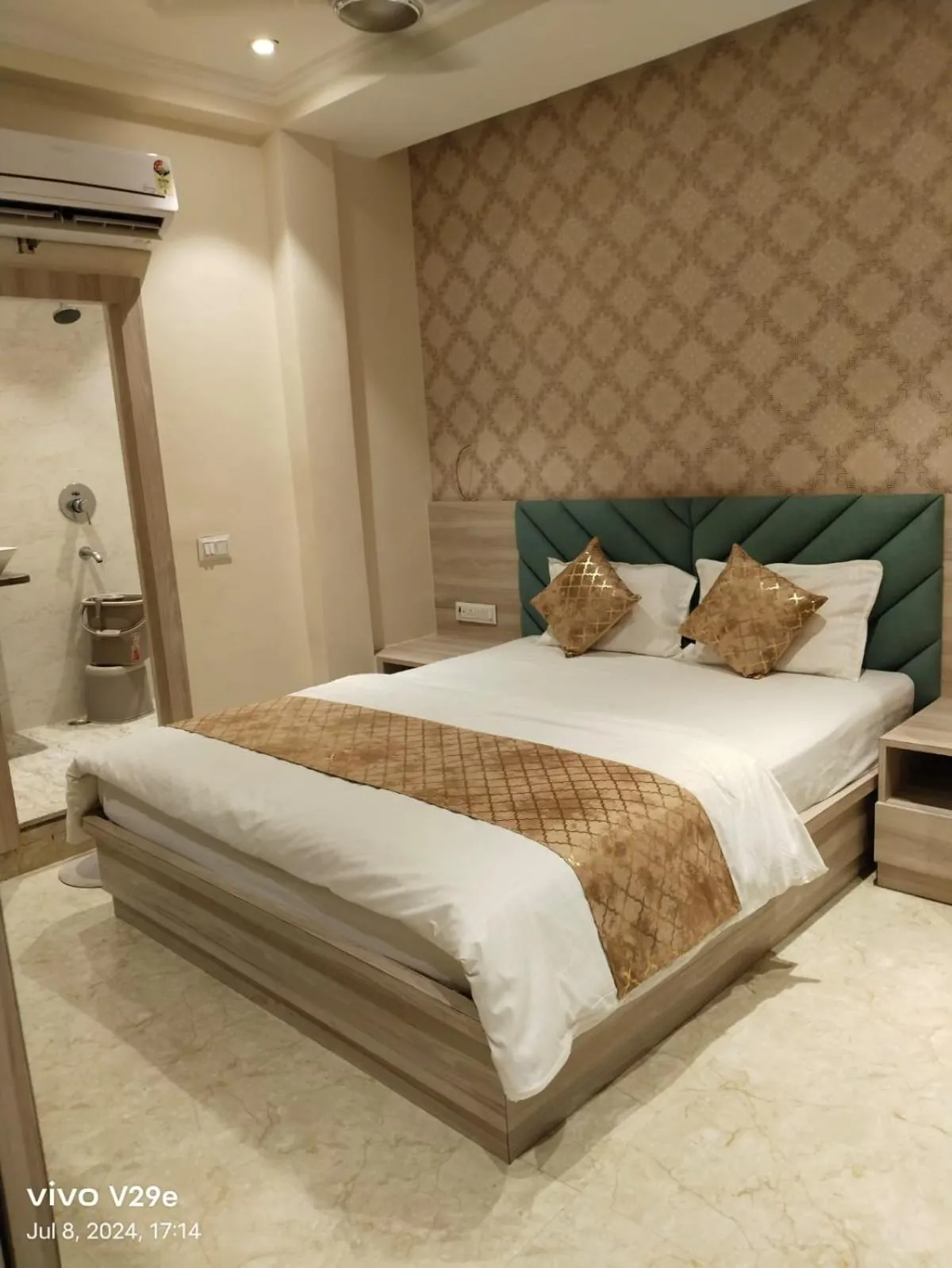 Bed in Hotel H inn