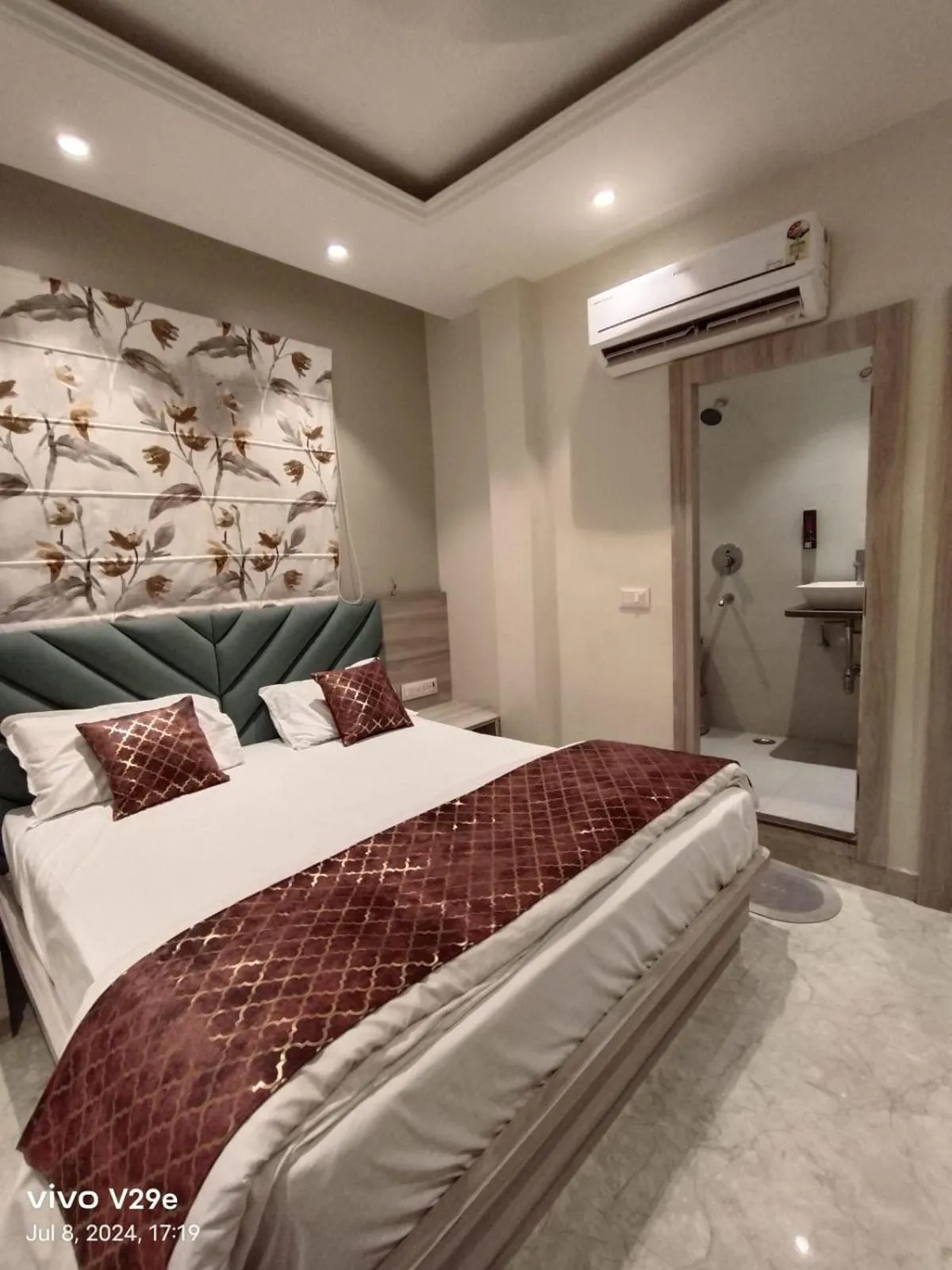 Bed in Hotel H inn