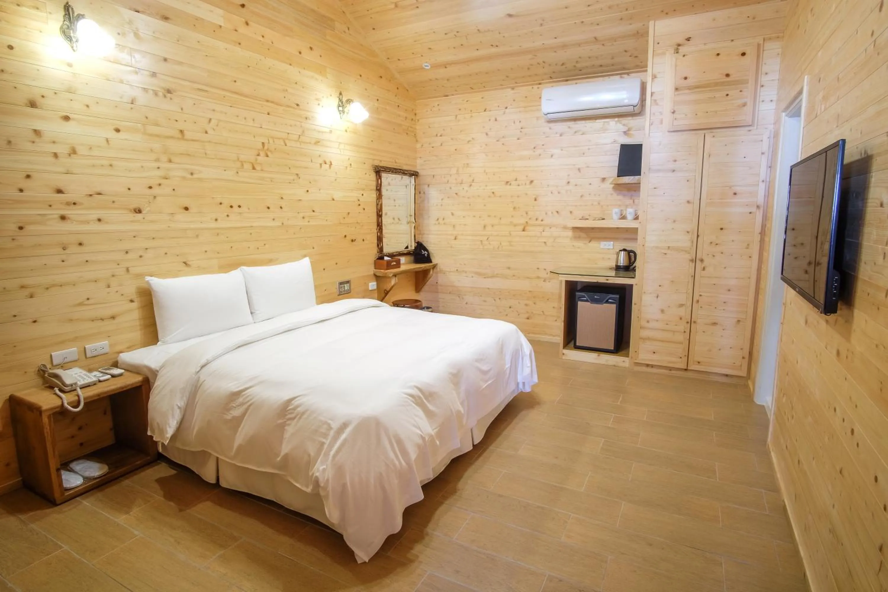 Bedroom, Bed in Yo Shen Jing Resorts