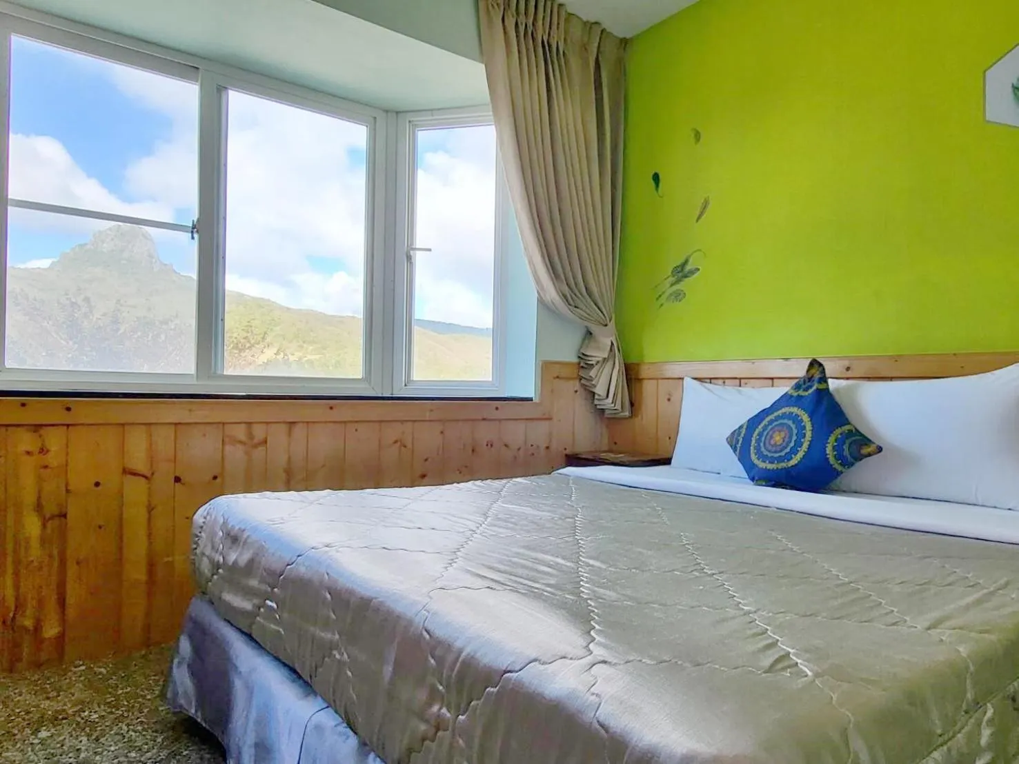 Bed in Xing Ji Hotel