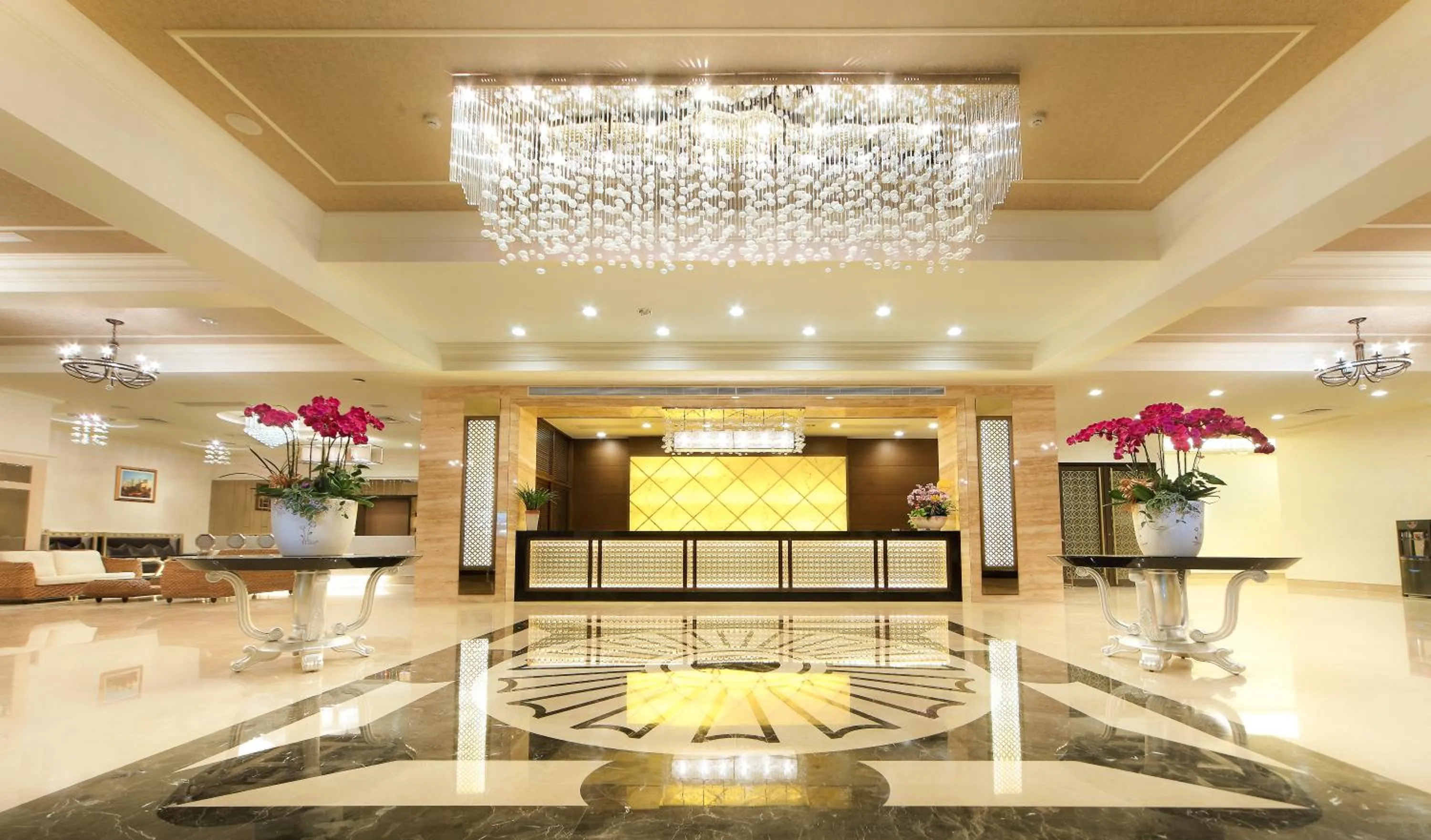 Lobby or reception in Hotel Modern Puli