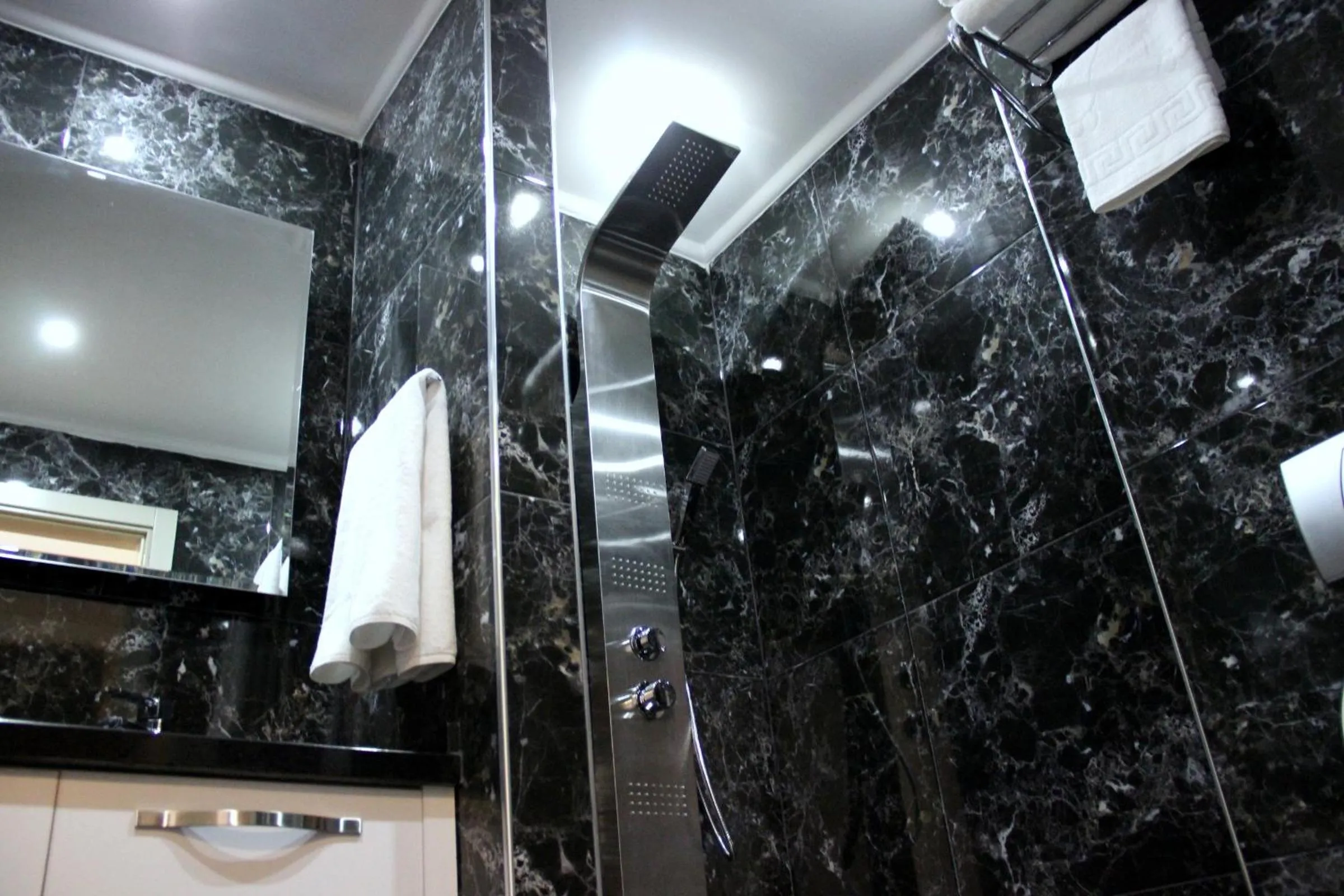 Shower in Venus Suite Hotel