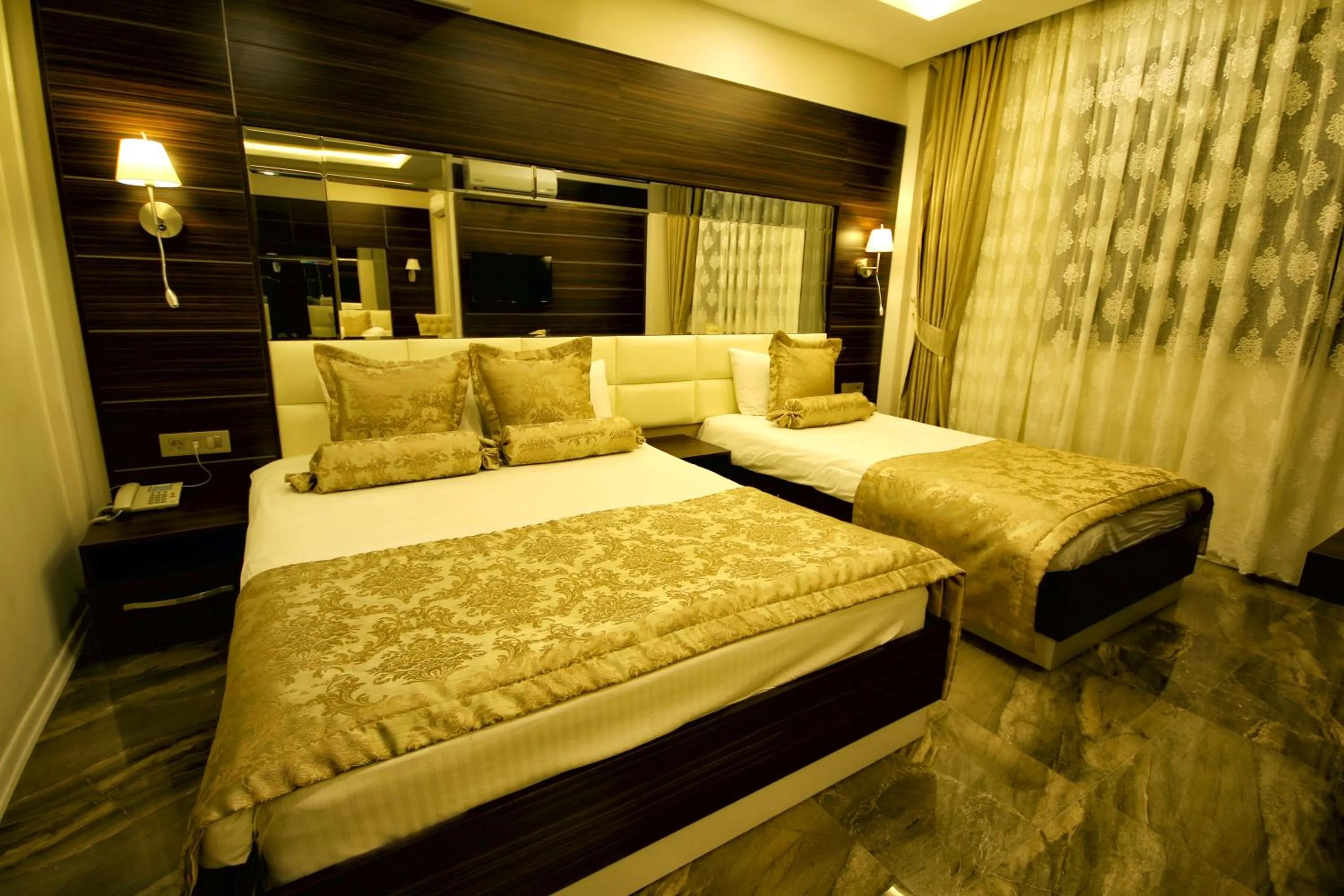 Photo of the whole room, Bed in Venus Suite Hotel