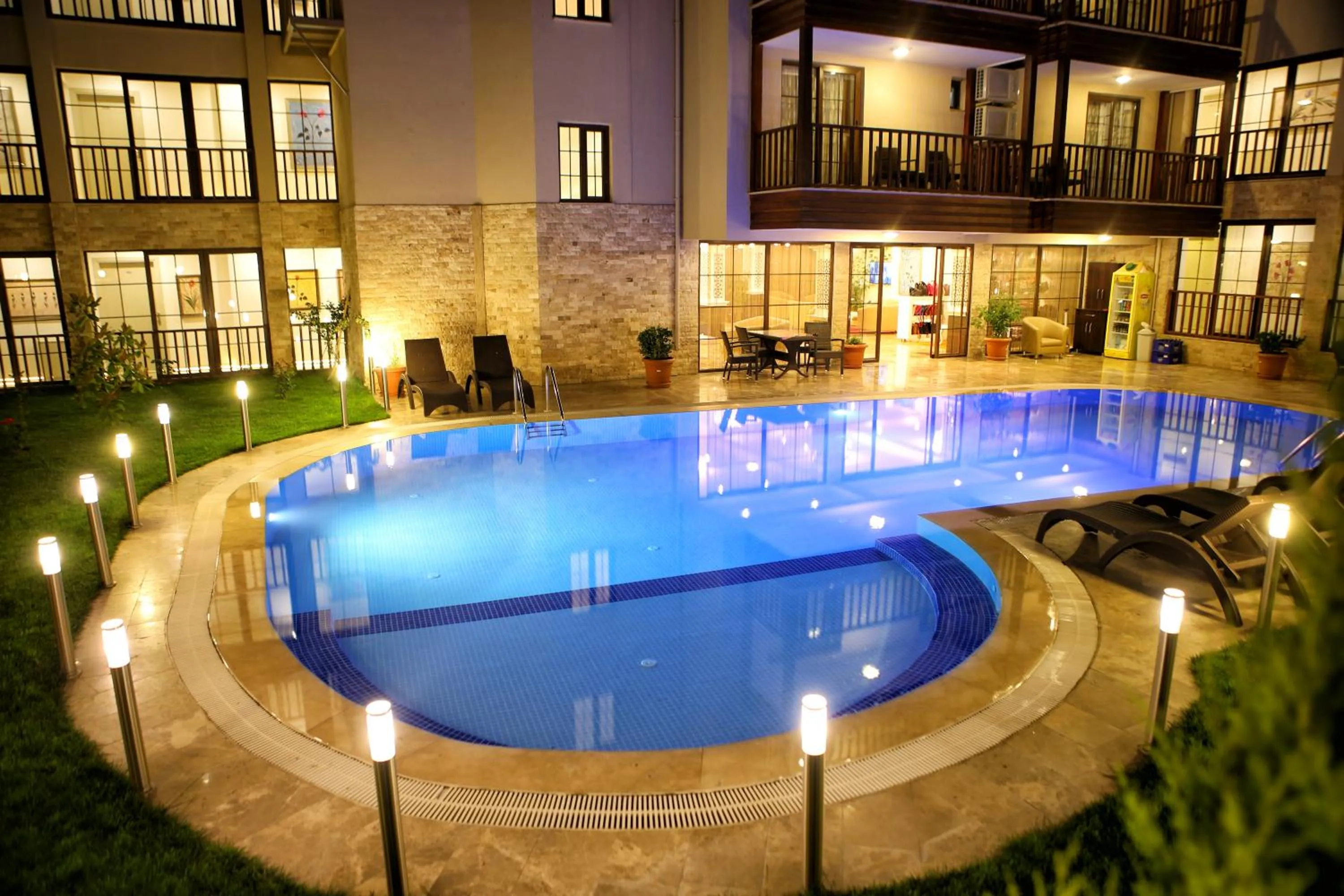 Night in Venus Suite Hotel