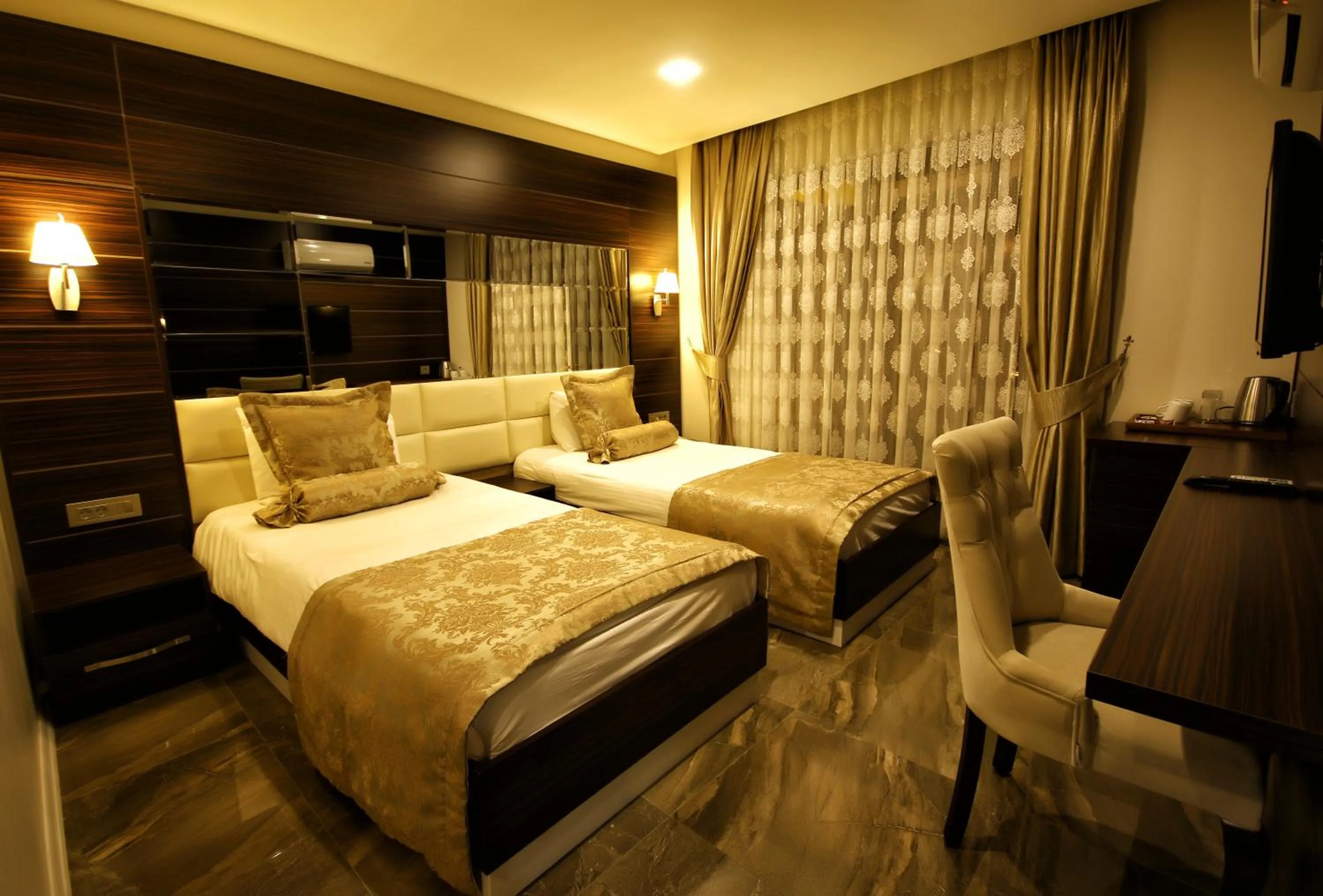 Photo of the whole room, Bed in Venus Suite Hotel
