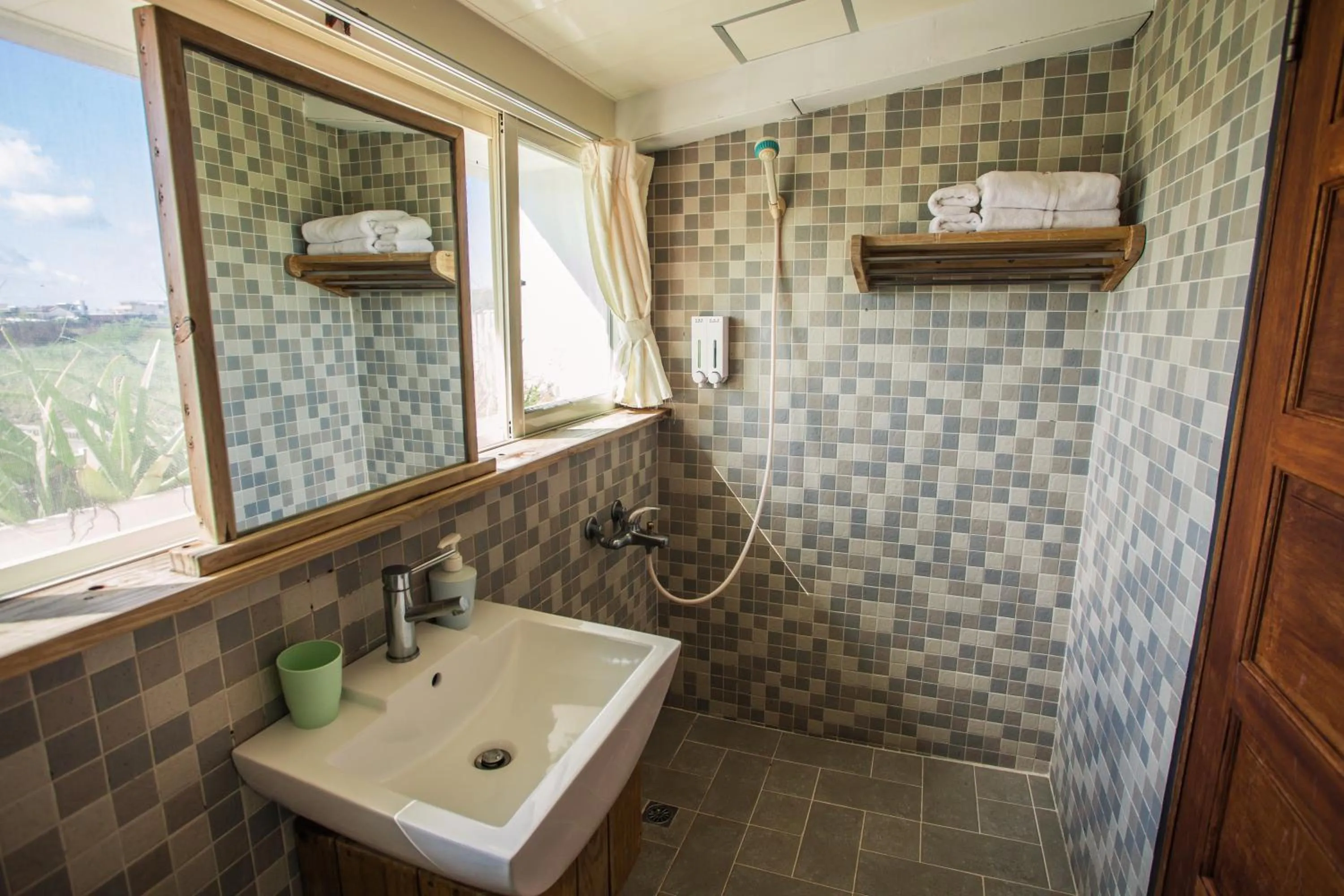 Shower in Summer Ya B&B