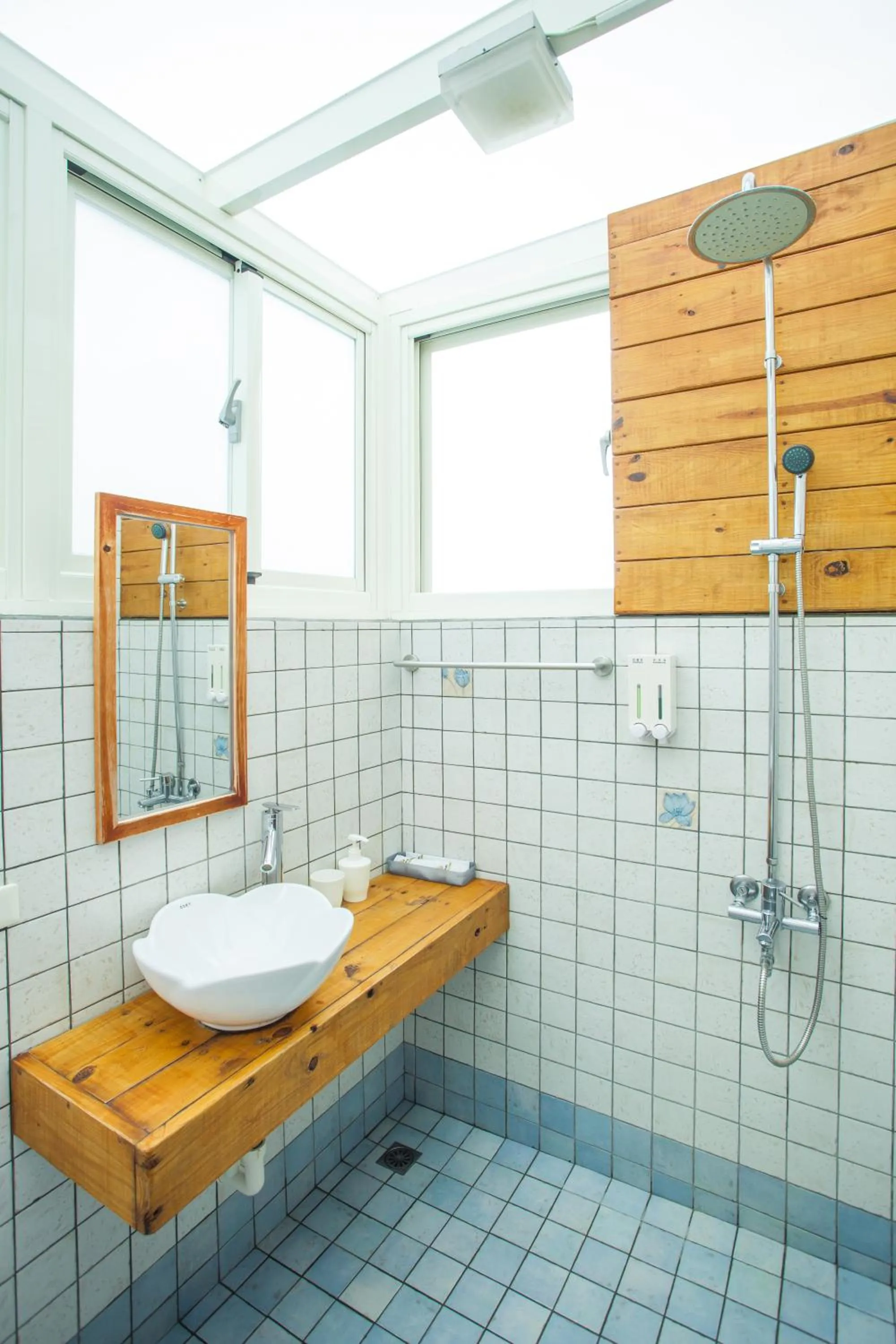 Shower in Summer Ya B&B