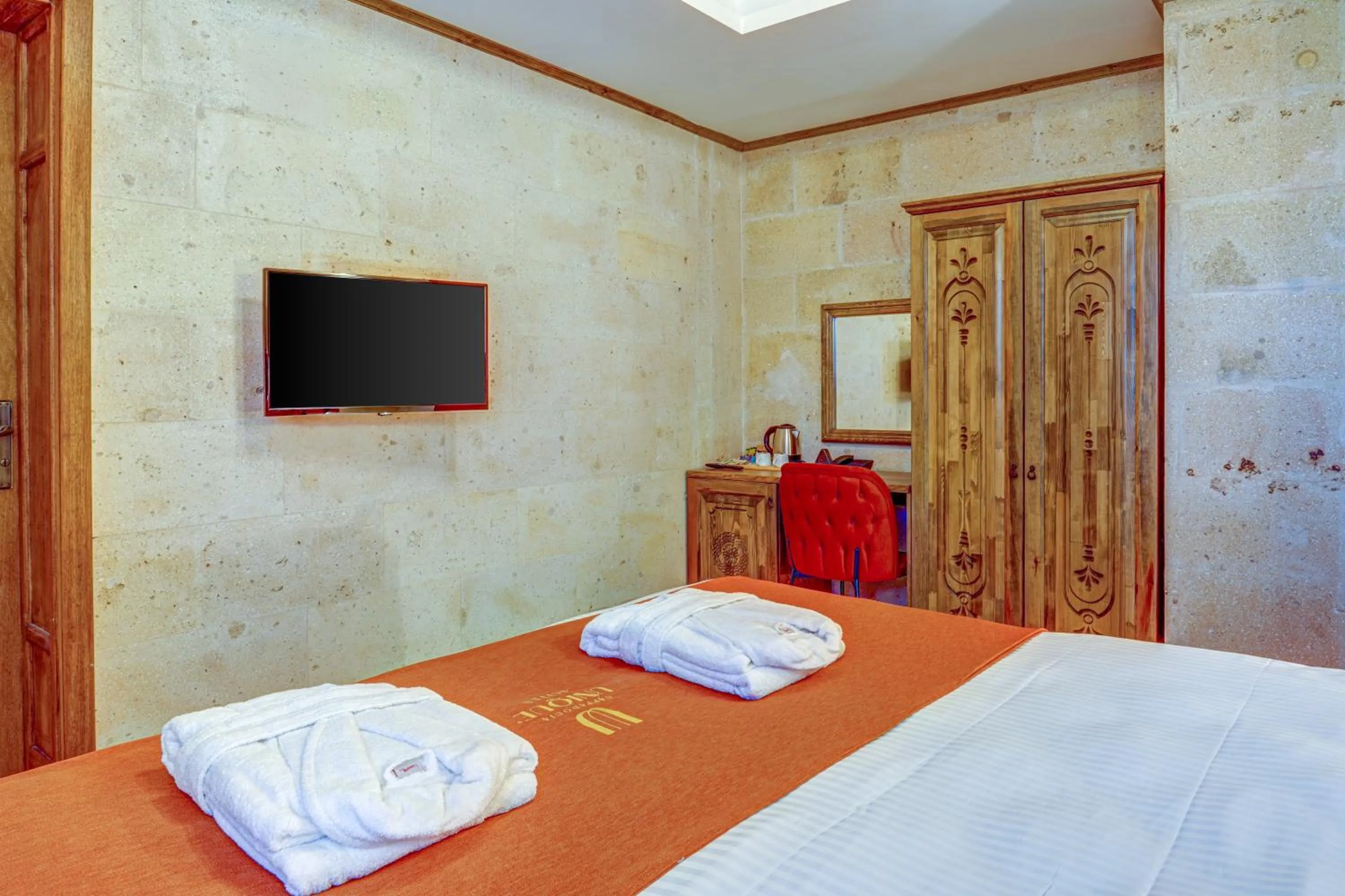 Photo of the whole room, Bed in Unique Cappadocia Palace