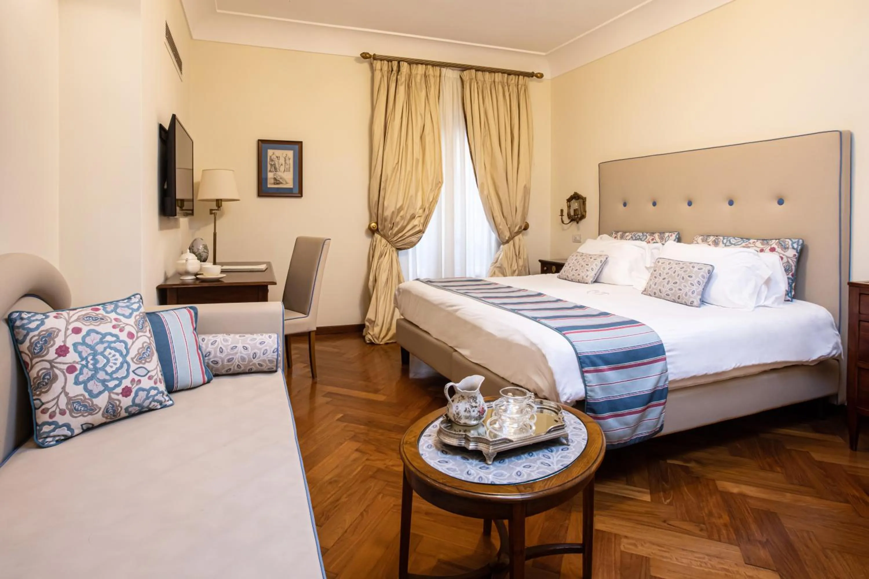 Photo of the whole room, Bed in Palazzo Marziale