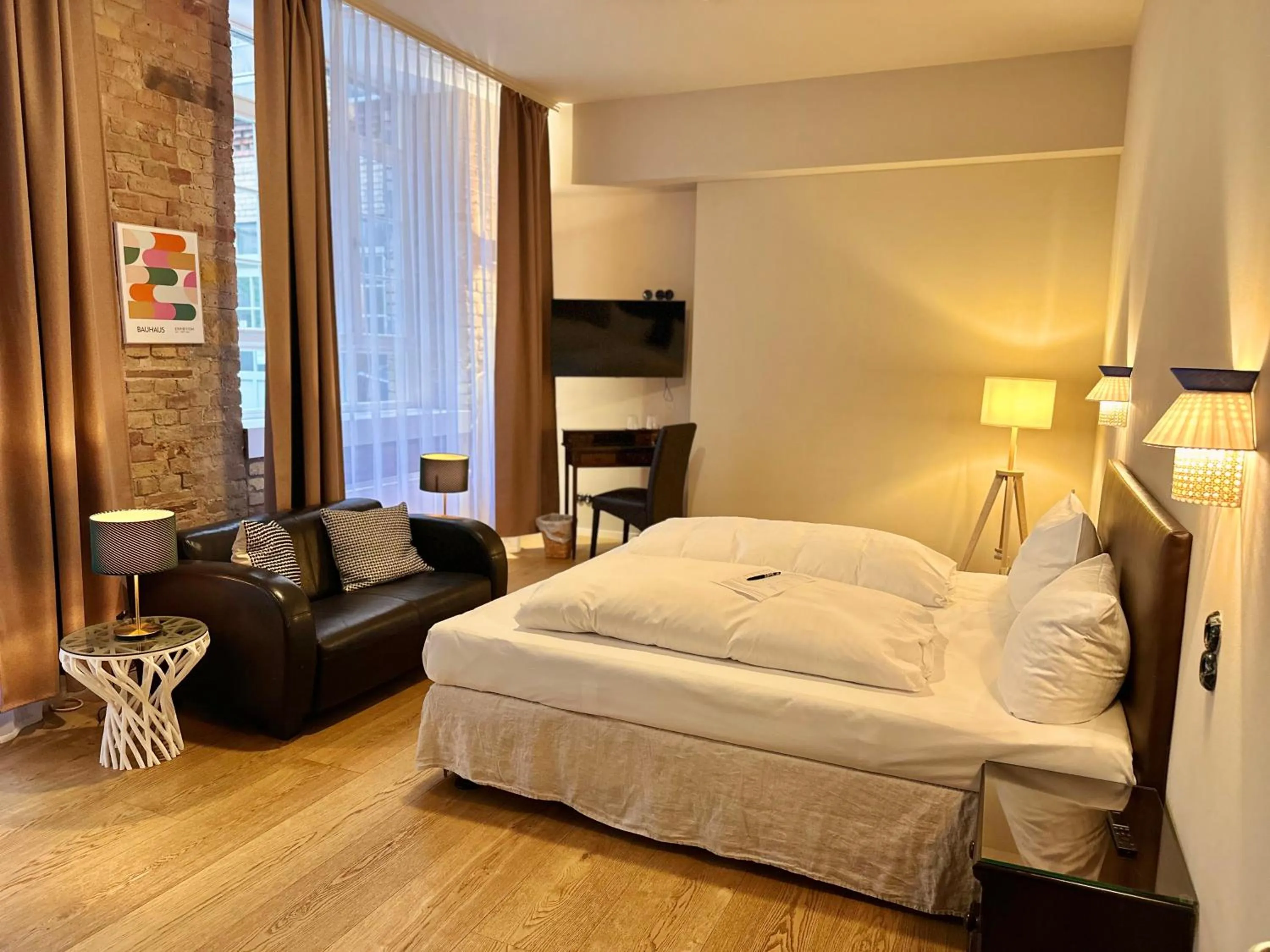 Photo of the whole room, Bed in cinderella.kreuzberg