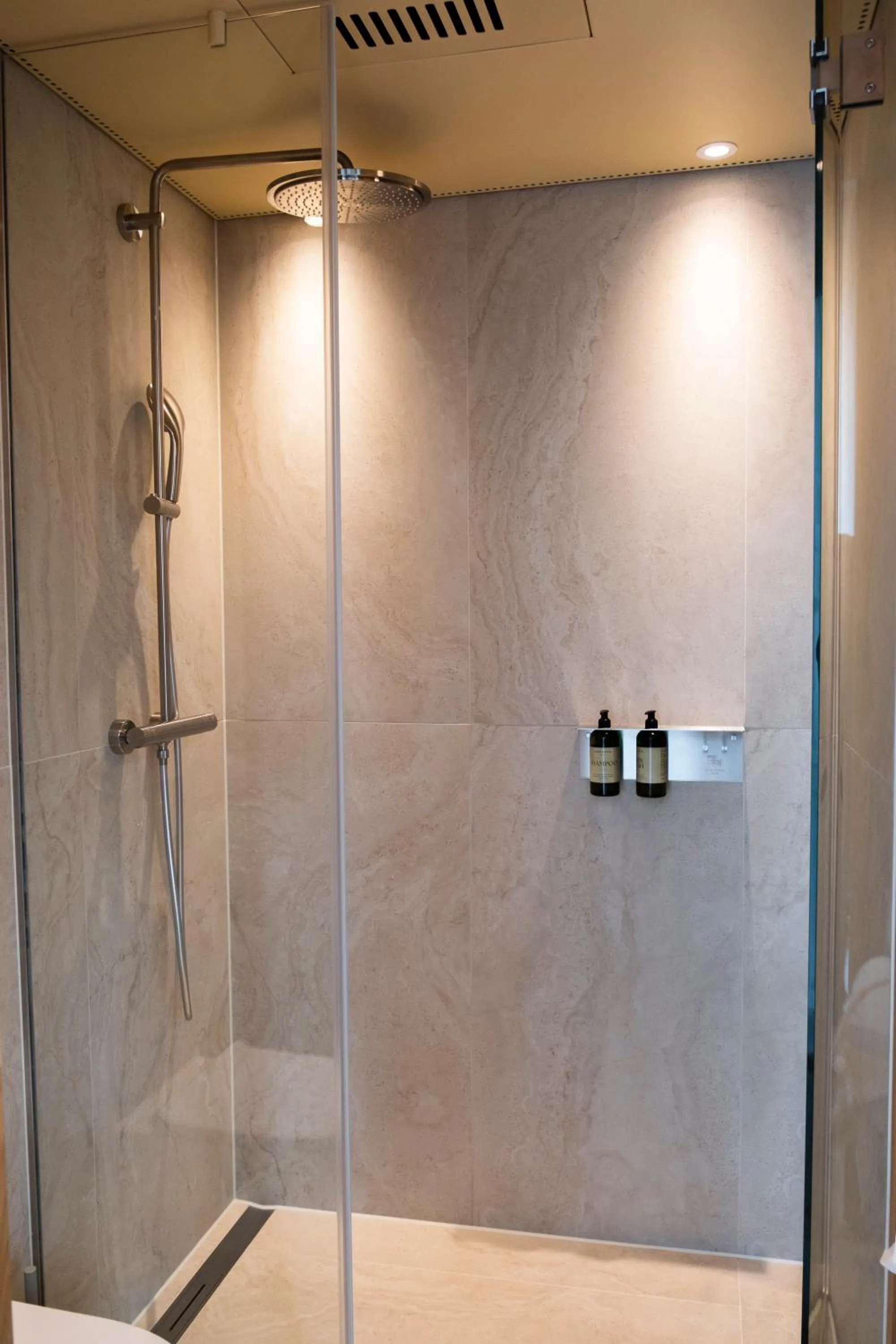 Bathroom in Das Kaya Hotel Stuttgart Airport Messe