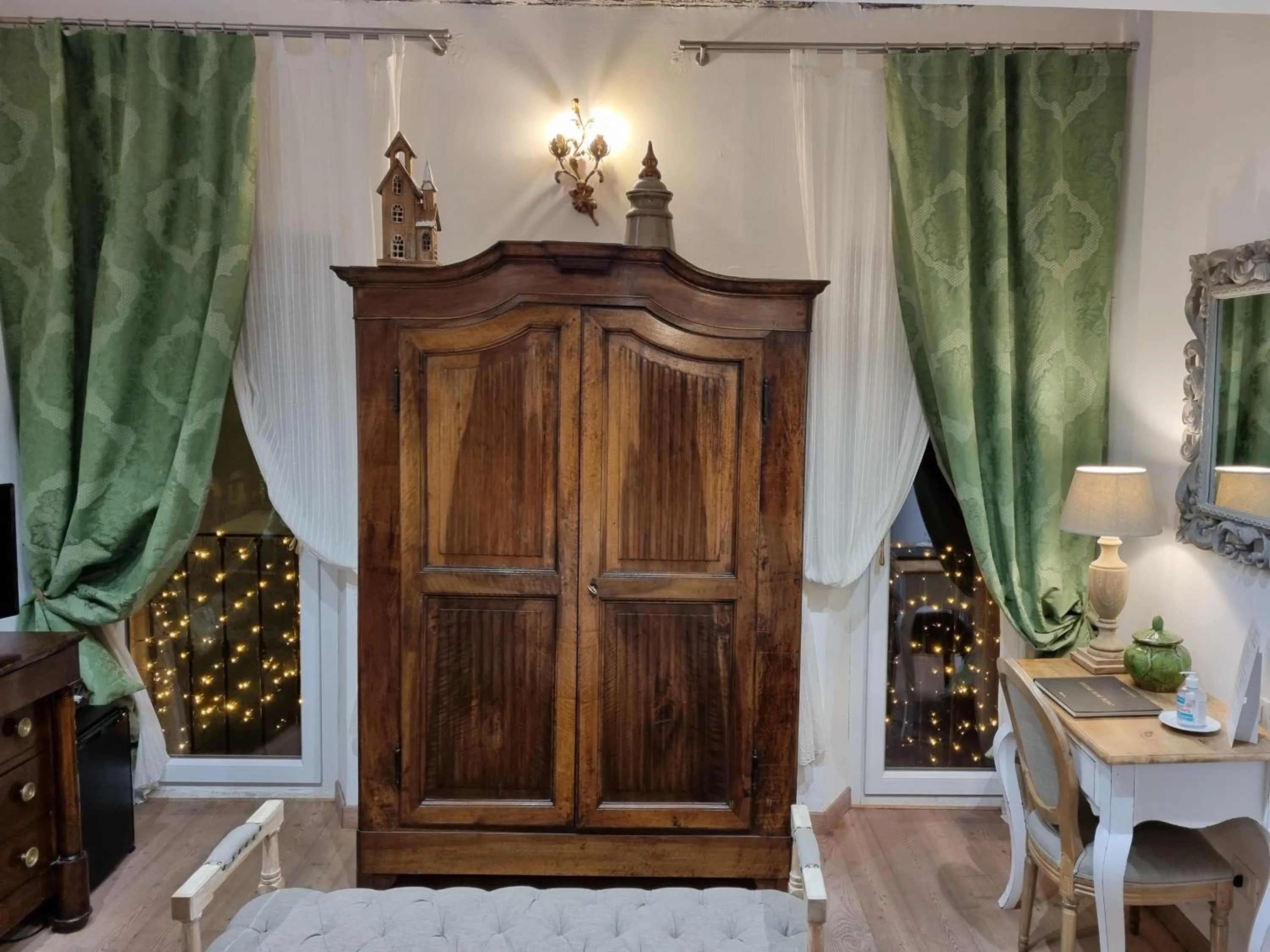 Photo of the whole room in Le Stanze del Cardinale