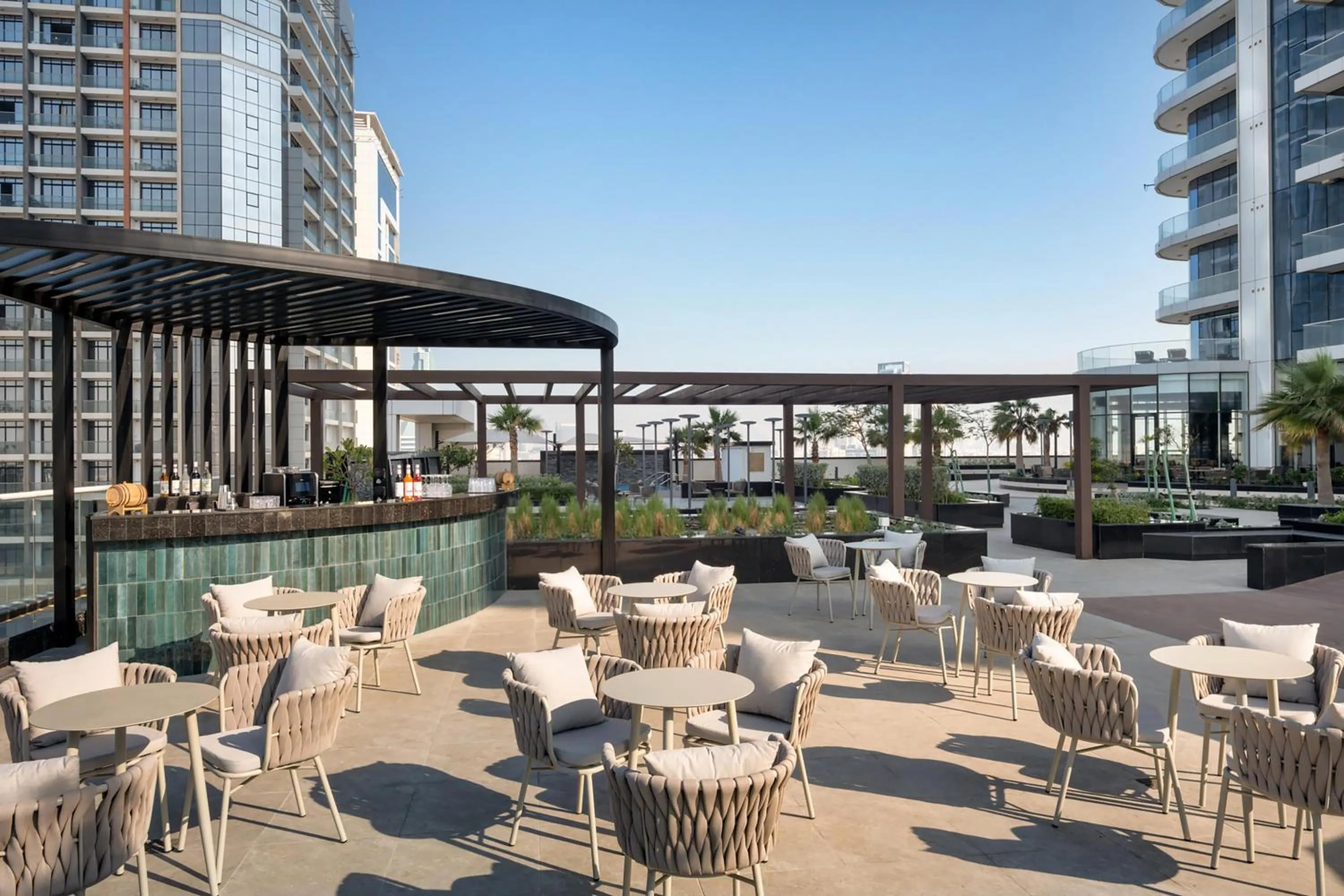 Lounge or bar in Hilton Bahrain City Centre Hotel & Residences