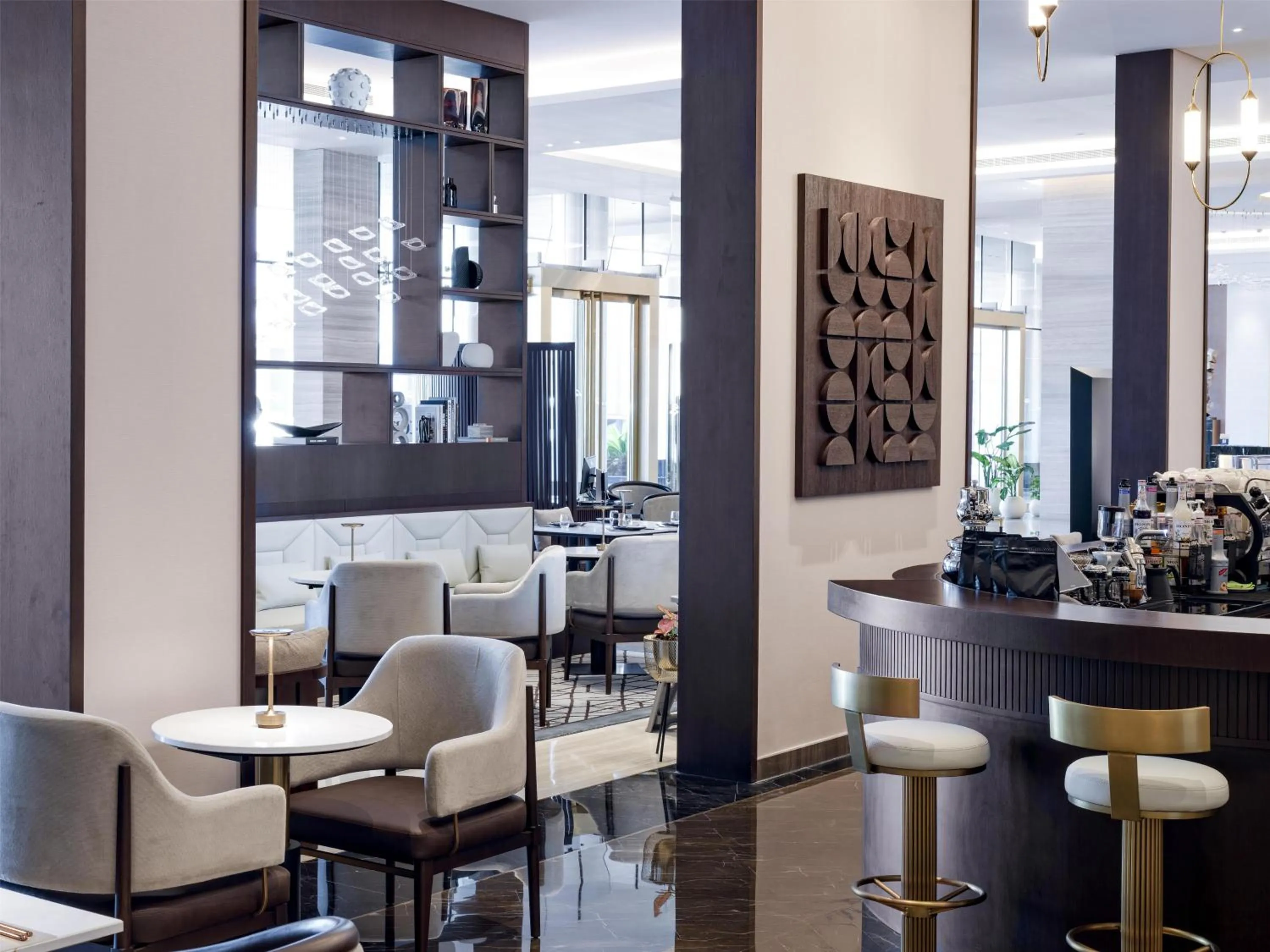 Restaurant/places to eat in Hilton Bahrain City Centre Hotel & Residences