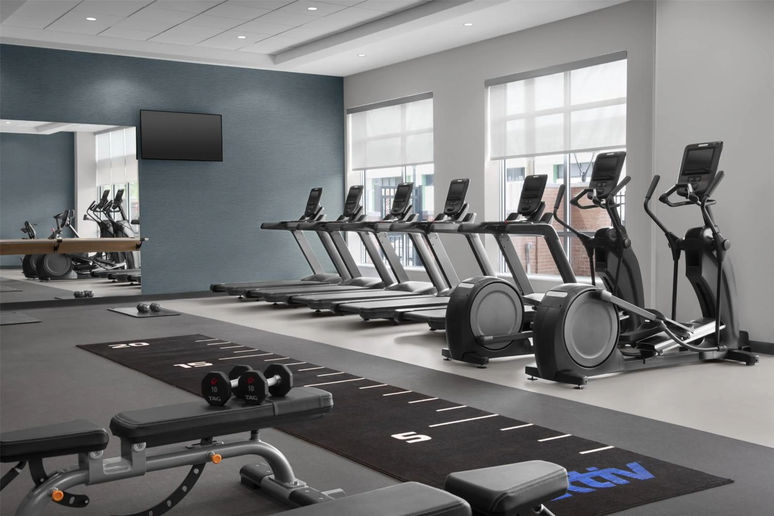 Fitness centre/facilities in Tru By Hilton Columbia Downtown