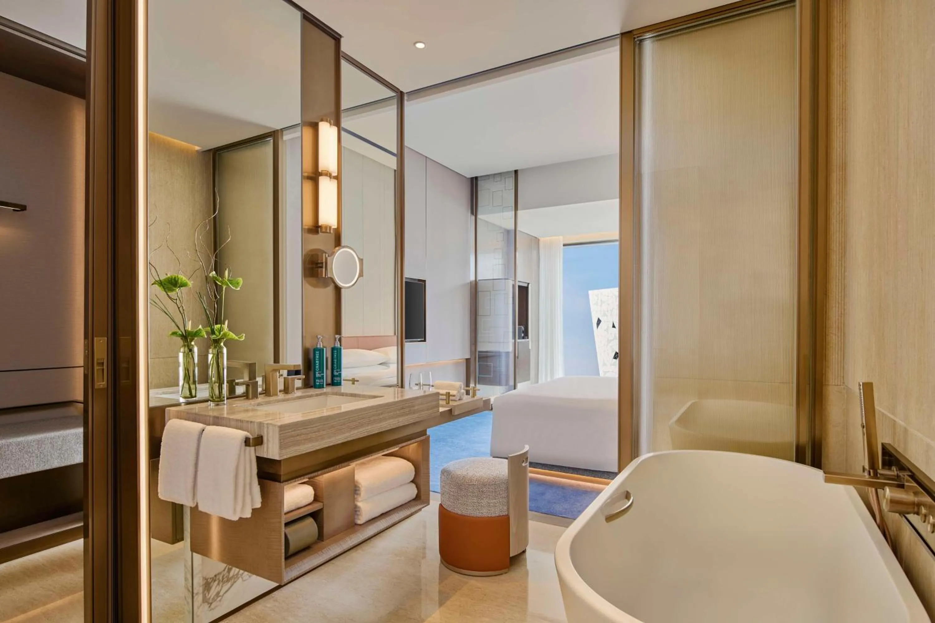 Photo of the whole room, Bed in Hilton Shanghai Zhangjiang Science City